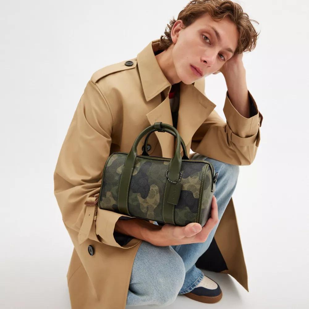 Gotham Duffle Bag 24 In Signature Camo Print Product Image