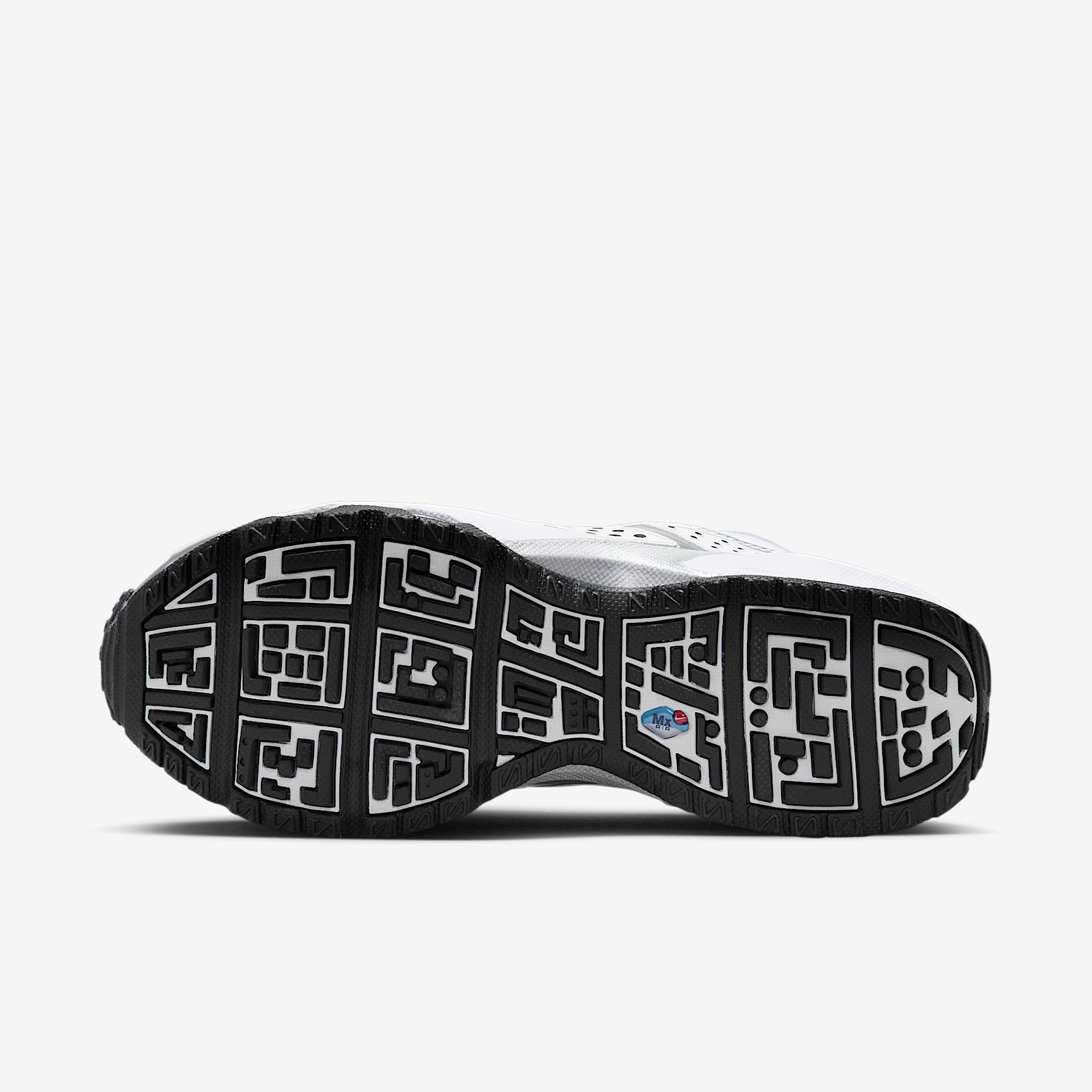 Nike Women's Air Max SNDR Shoes Product Image