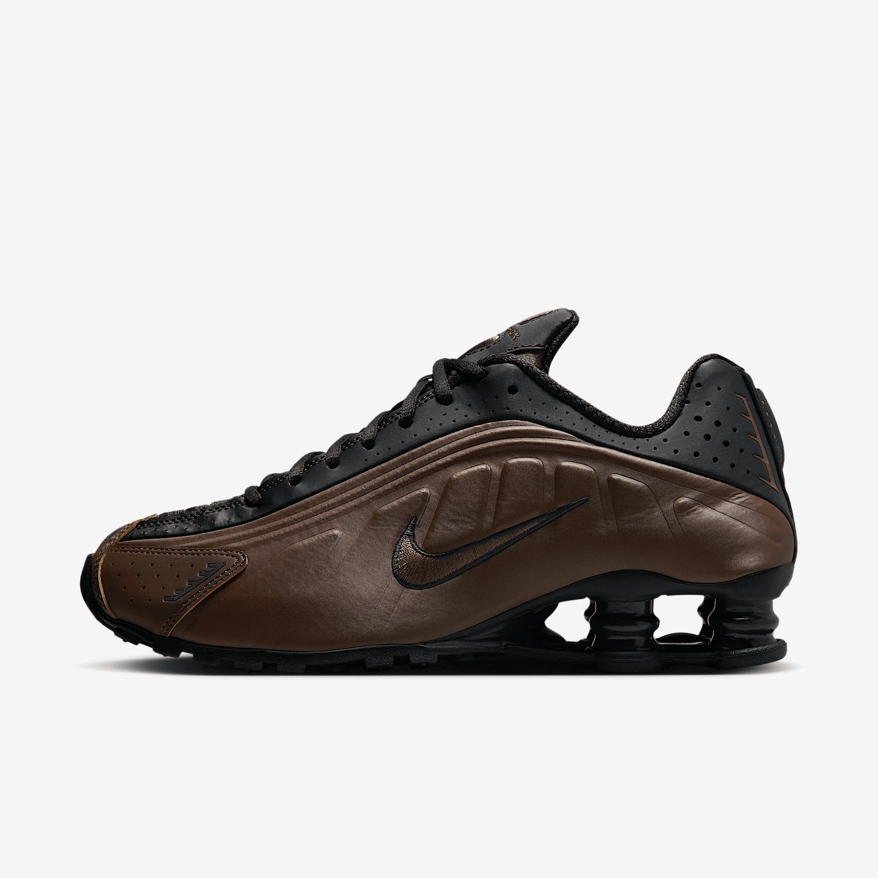 Nike Women's Shox R4 Shoes Product Image