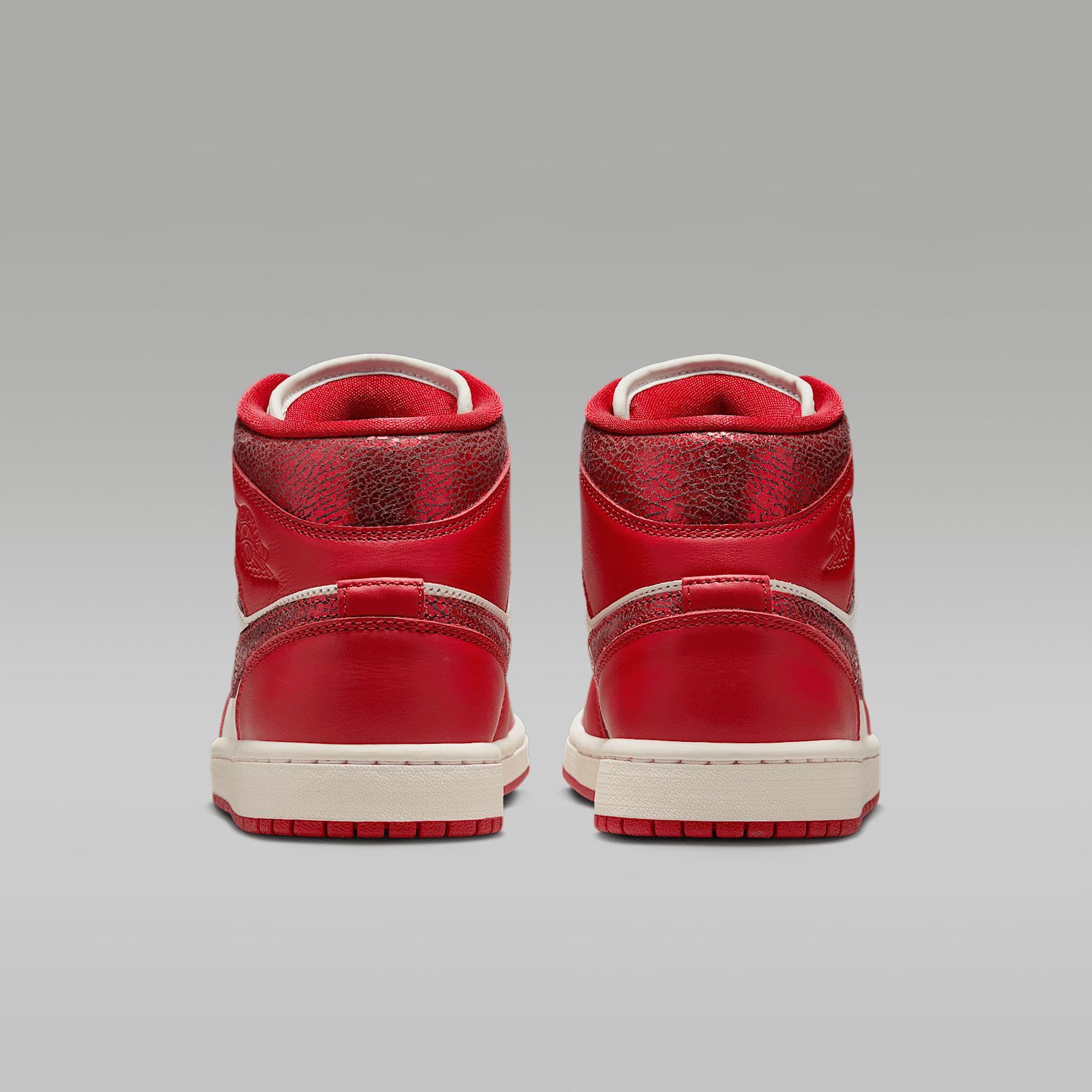 Air Jordan 1 Mid SE Women's Shoes Product Image