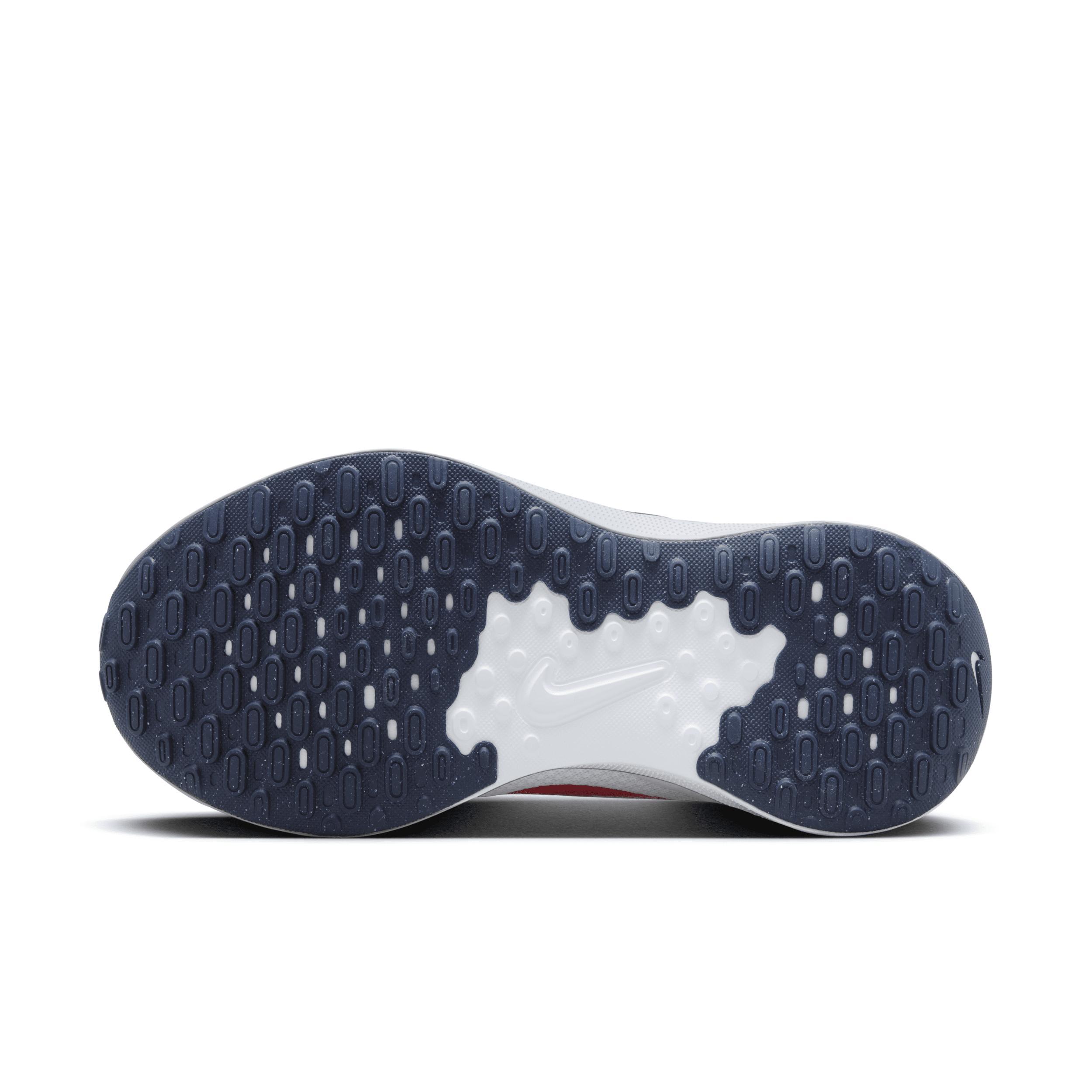 Men's Revolution 7 Road Running Shoes (extra Wide) In White Product Image