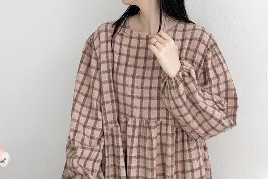 Long-Sleeve Plaid Loose-Fit Midi Dress Product Image