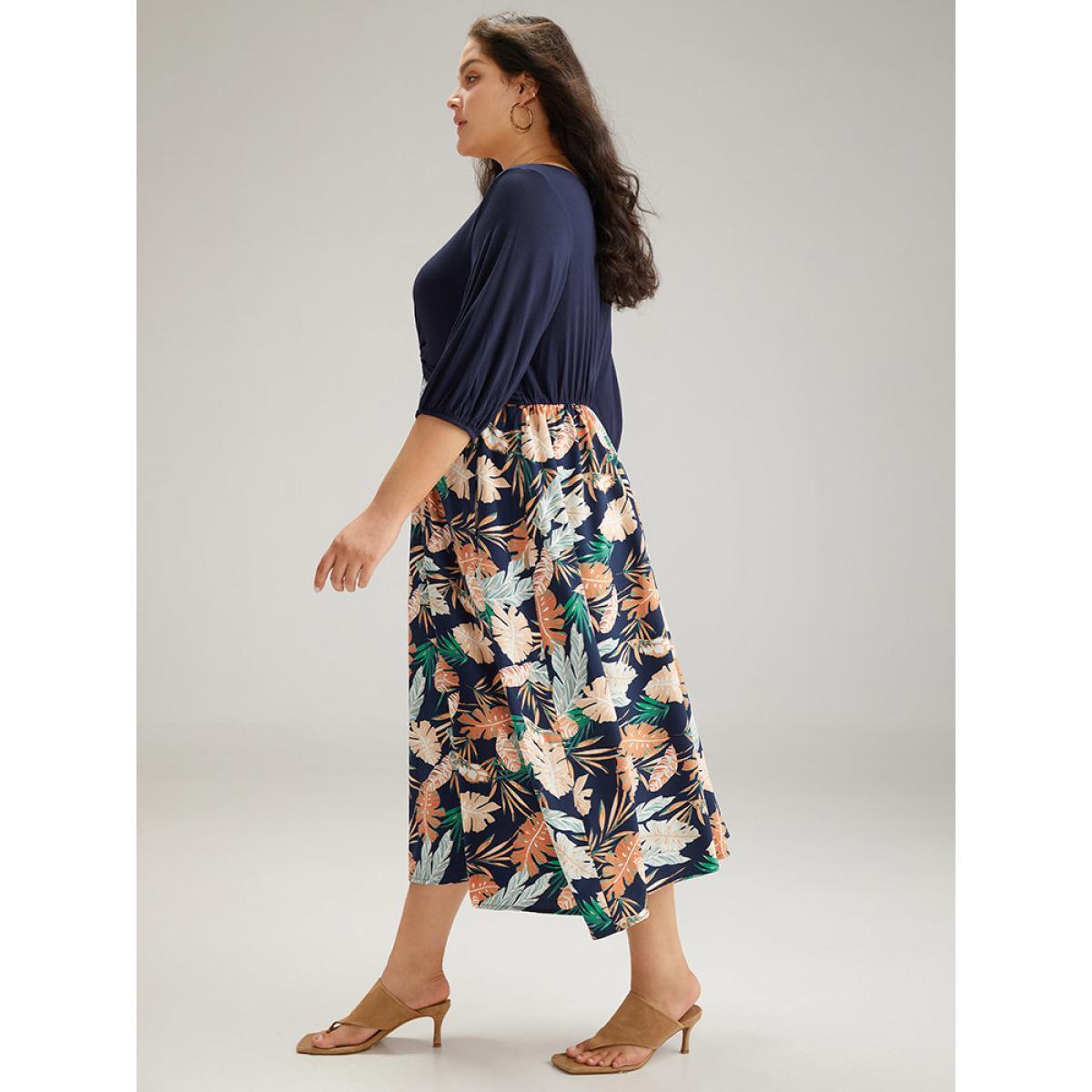 Plus Size Plants Print Patchwork Twist Front Pocket Dress DarkBlue Women Vacation Elastic cuffs V-neck Half Sleeve Curvy Midi Dress BloomChic 10/M Product Image