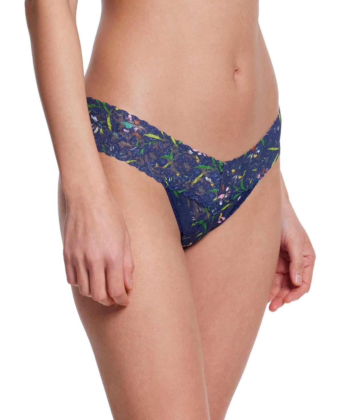 Printed Low-Rise Signature Lace Thong Product Image