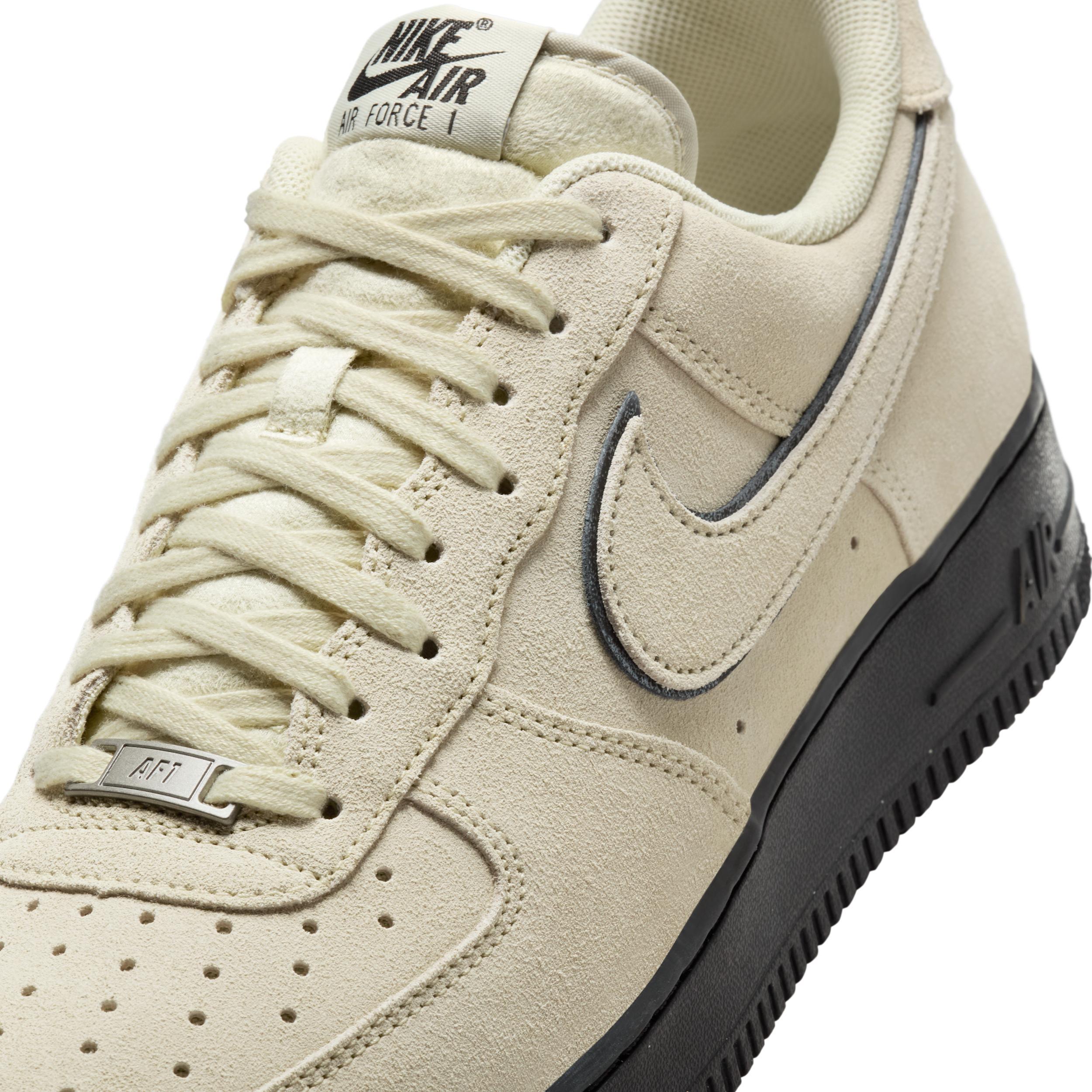 Nike Men's Air Force 1 '07 LV8 Shoes Product Image
