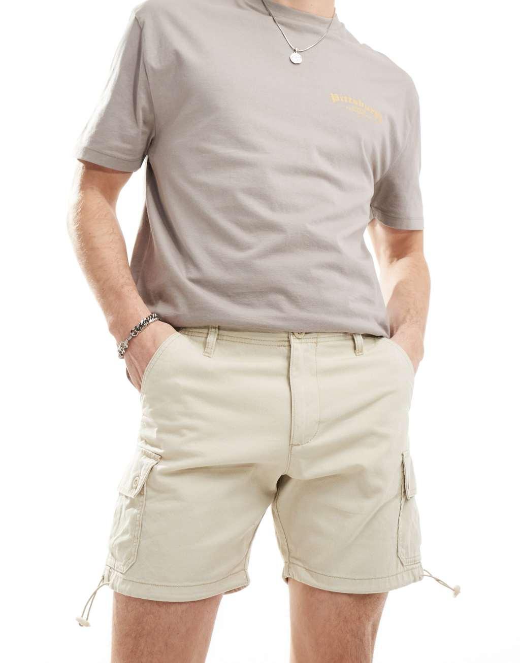 ASOS DESIGN slim cargo shorts in beige Product Image