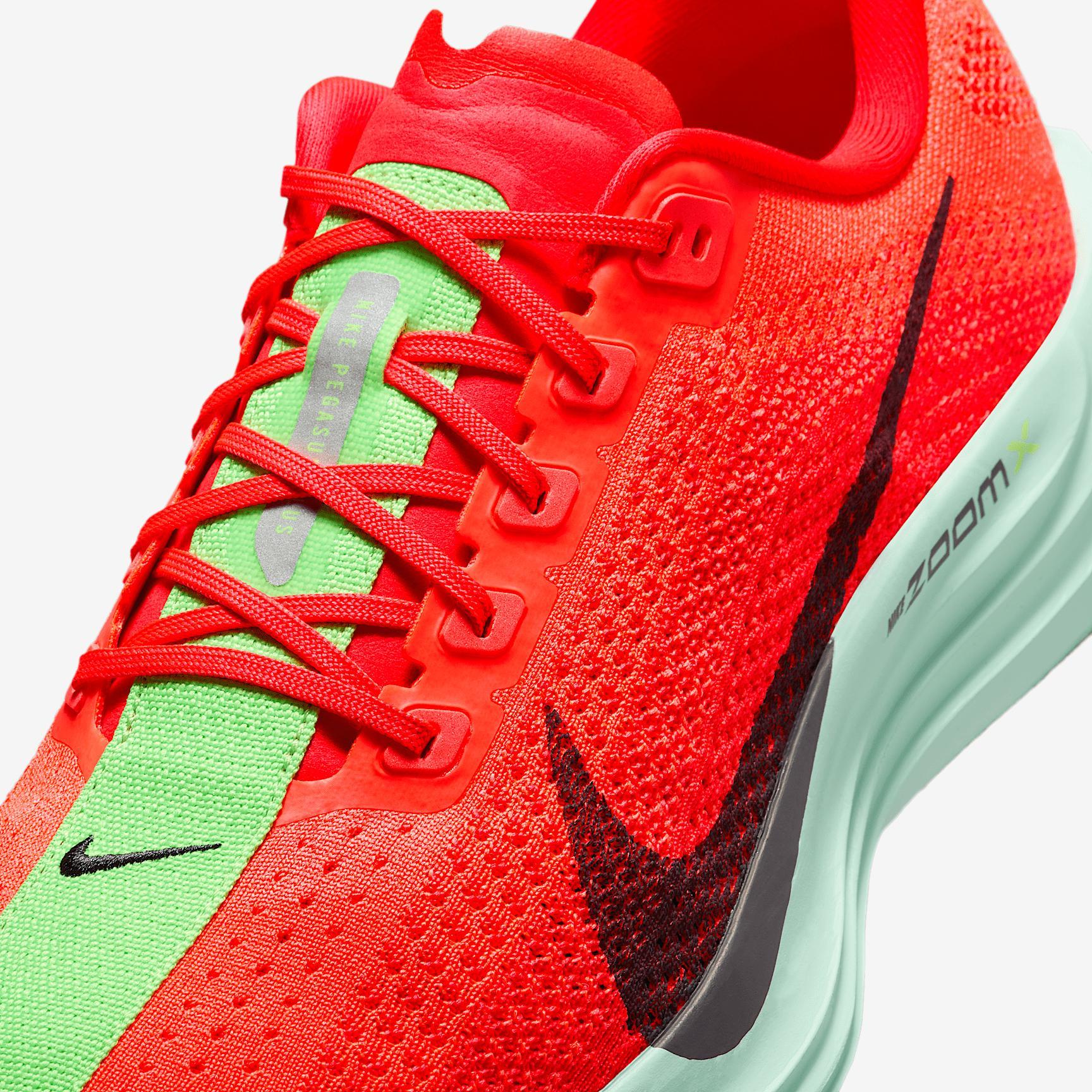 Nike Men's Pegasus Plus Road Running Shoes Product Image