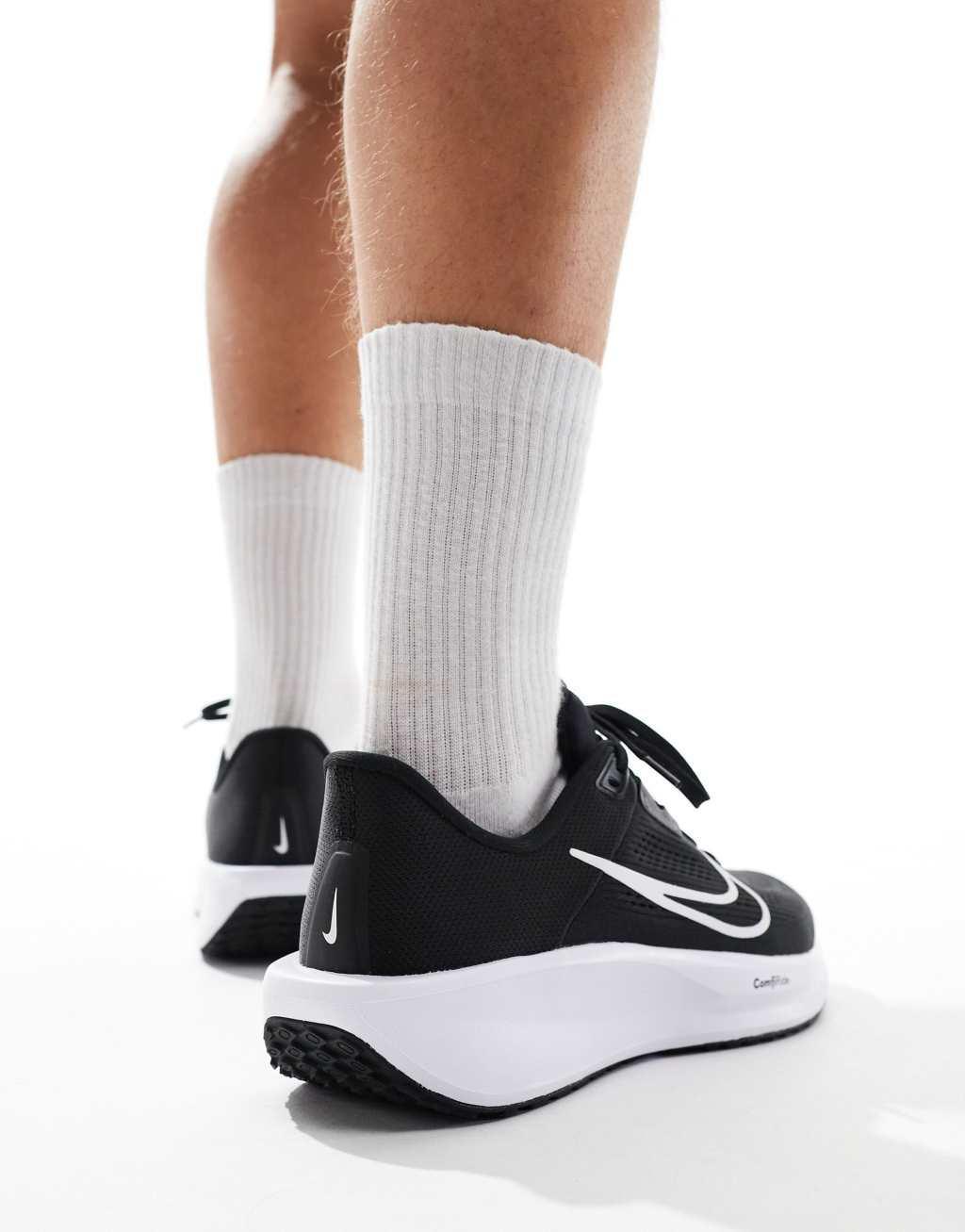 Nike Running Quest 6 sneakers in black and white Product Image