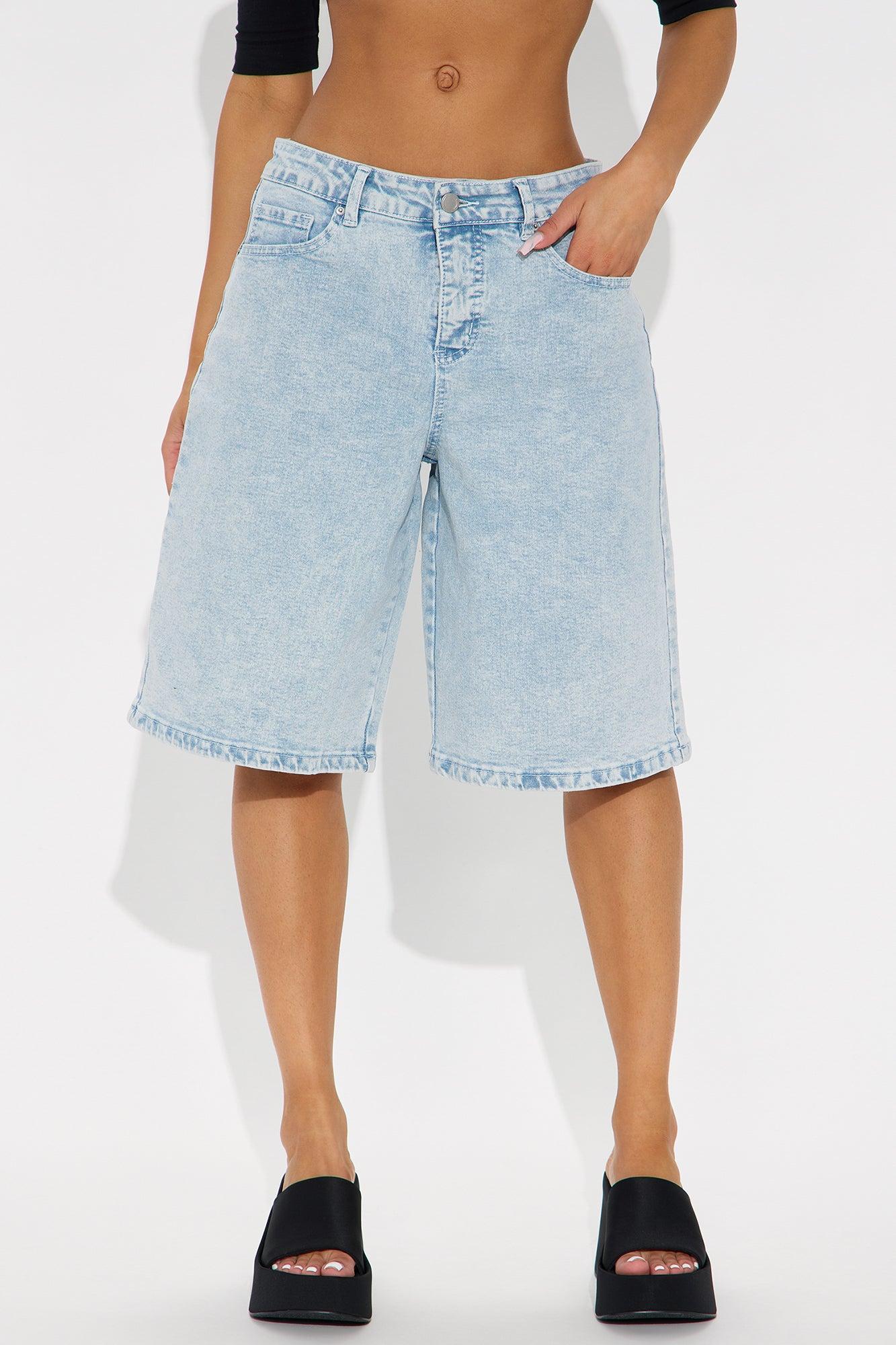 Surrey Low Rise  Denim Jort - Light Wash Product Image