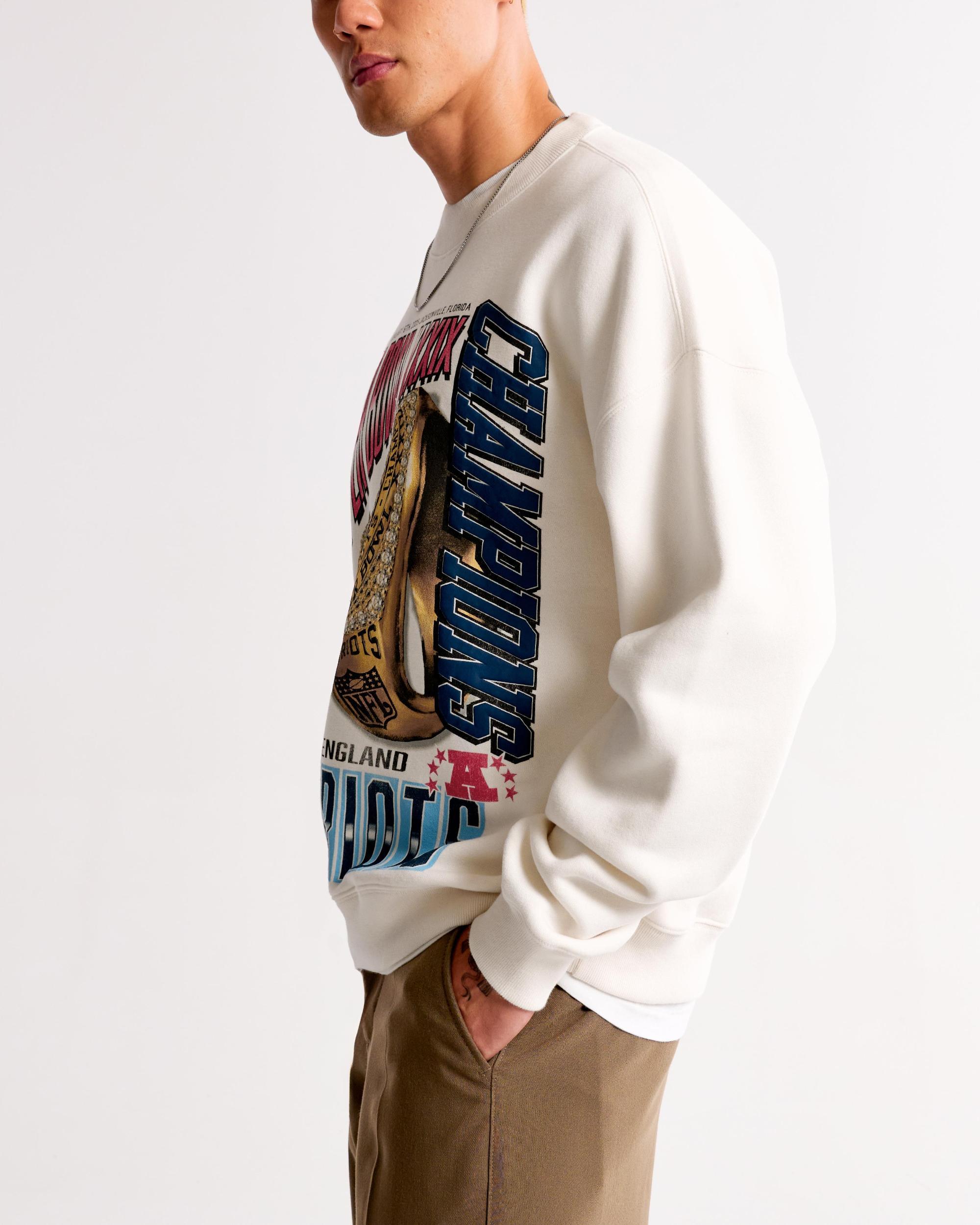 Minnesota Vikings Graphic Crew Sweatshirt Product Image