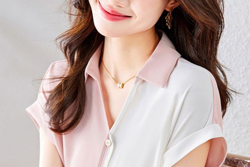 Short-Sleeve V-Neck Collared Two Tone Blouse Product Image