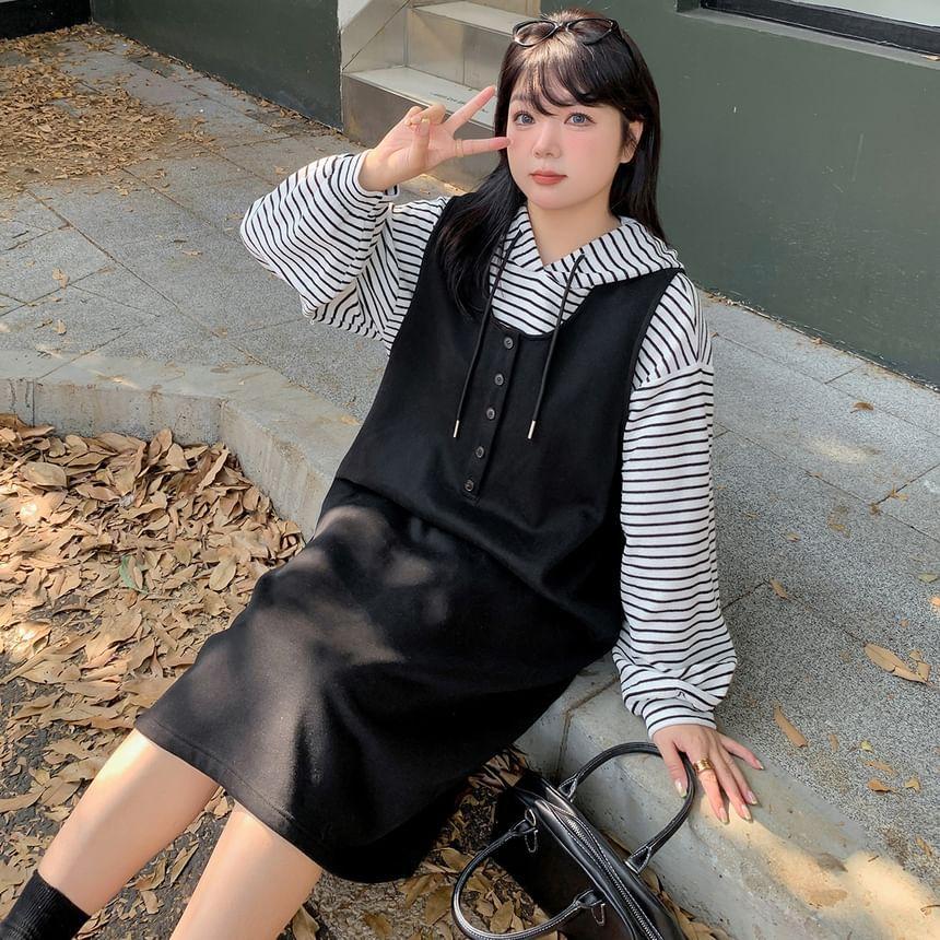 Plus Size Set: Puff-Sleeve Striped Hoodie + Henley Plain Midi Overall Dress Product Image