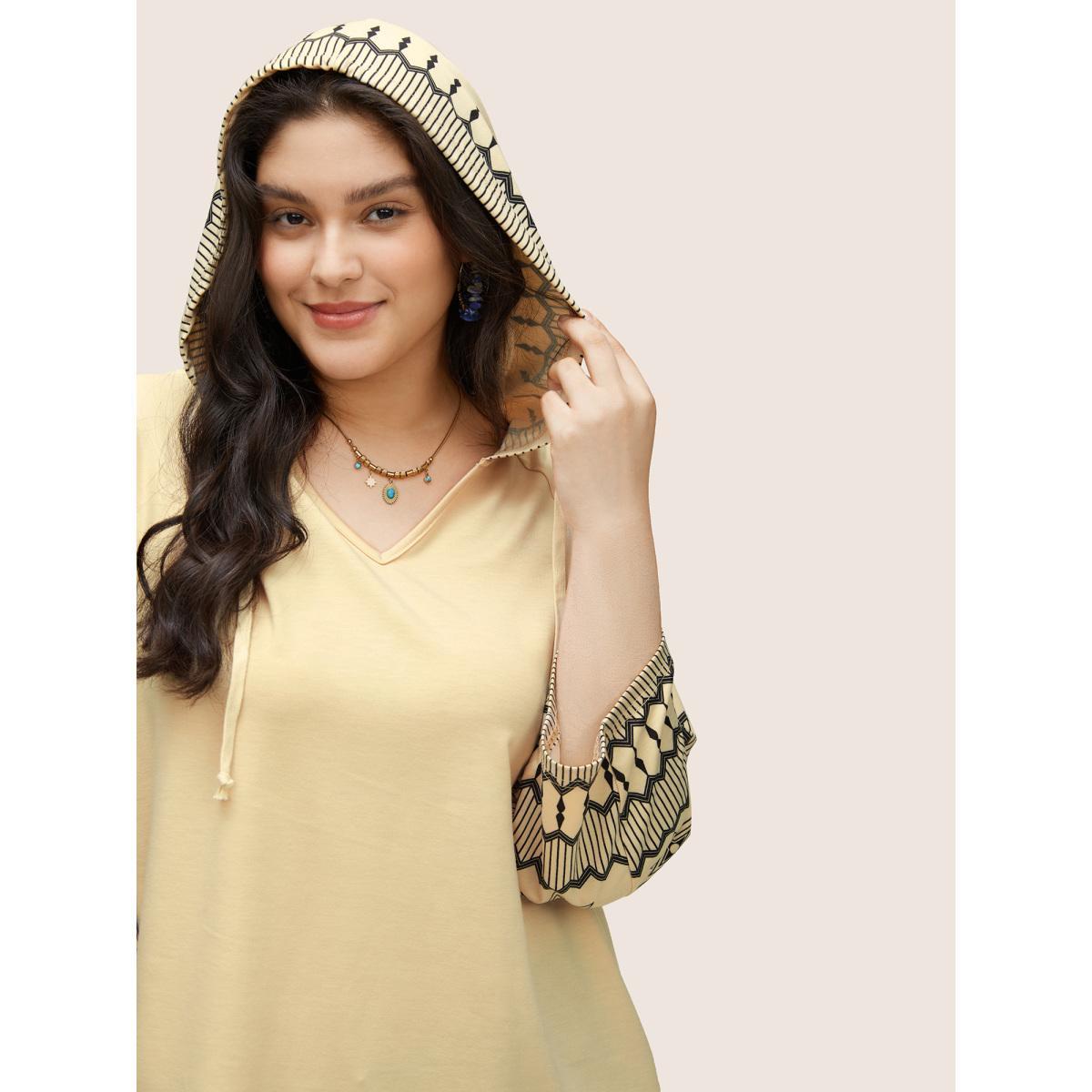 Plus Size Geometric Hooded Raglan Sleeve Sweatshirt Women Champagne Resort Non Hooded Vacation Sweatshirts BloomChic 18-20/2X Product Image