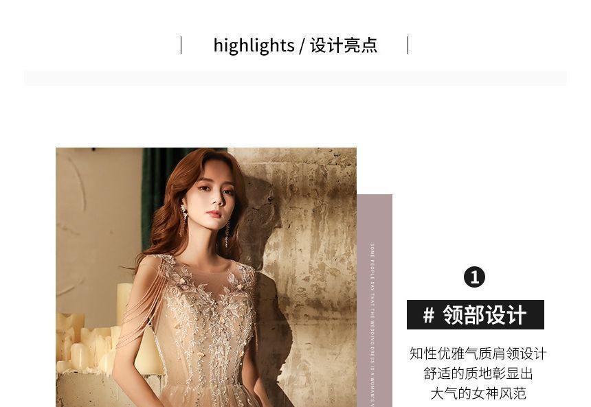 Short-Sleeve V-Neck Lace A-Line Evening Gown Product Image