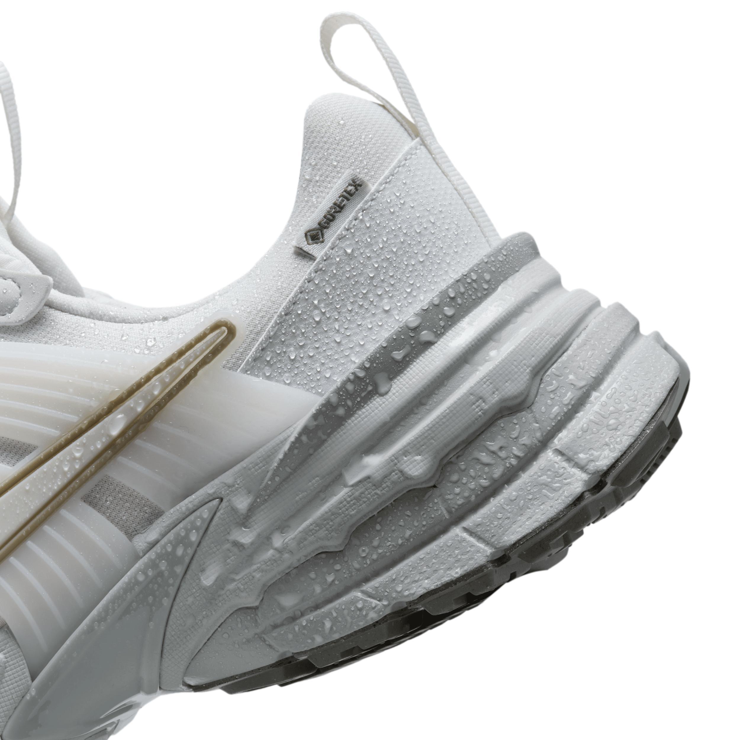 Nike Women's V2K Run GORE-TEX Waterproof Shoes Product Image