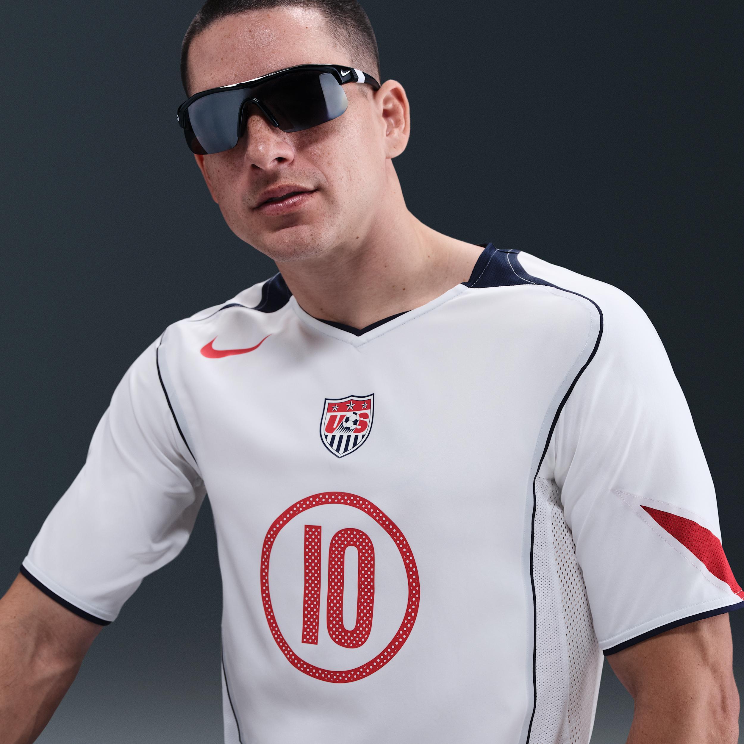 Landon Donovan USMNT 2004 Total 90 Reissue Nike Men's Soccer Replica Jersey Product Image