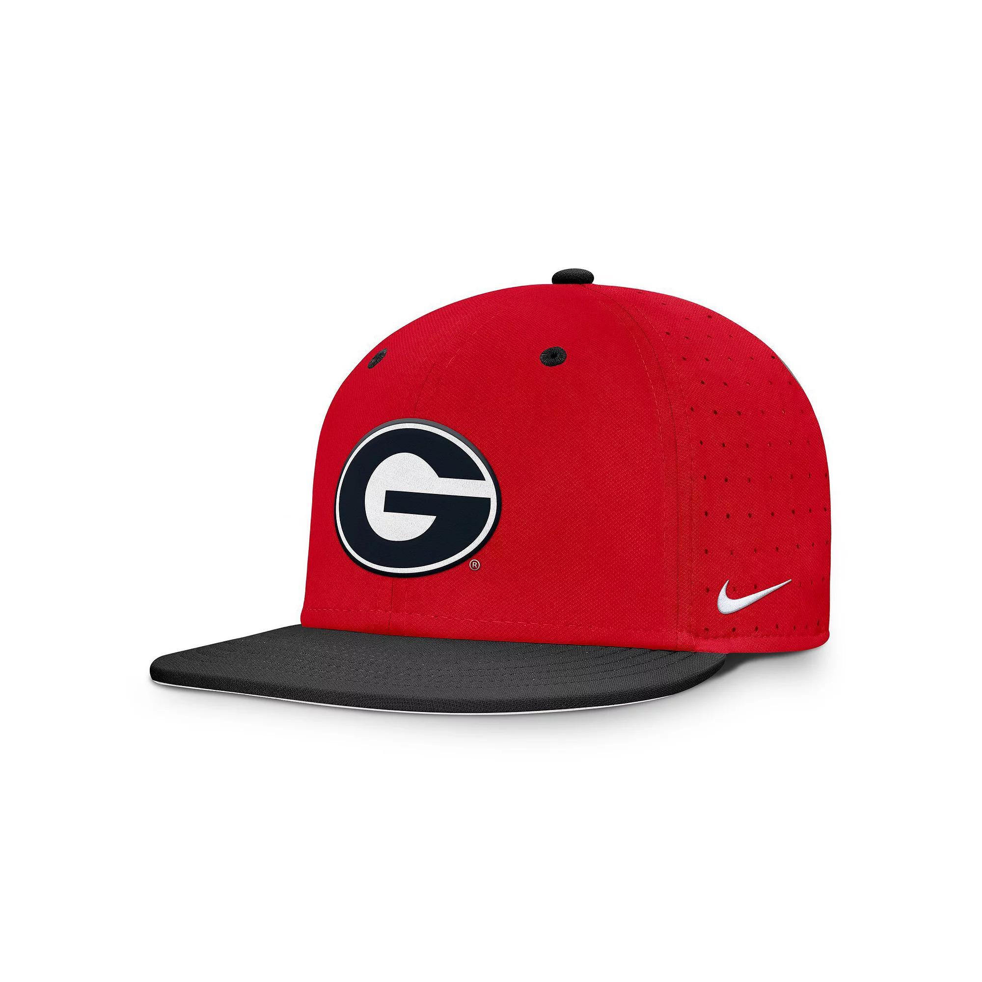 Men's Nike Red Georgia Bulldogs On-Field Dugout True Performance Fitted Hat, Size: 7 3/8 Product Image