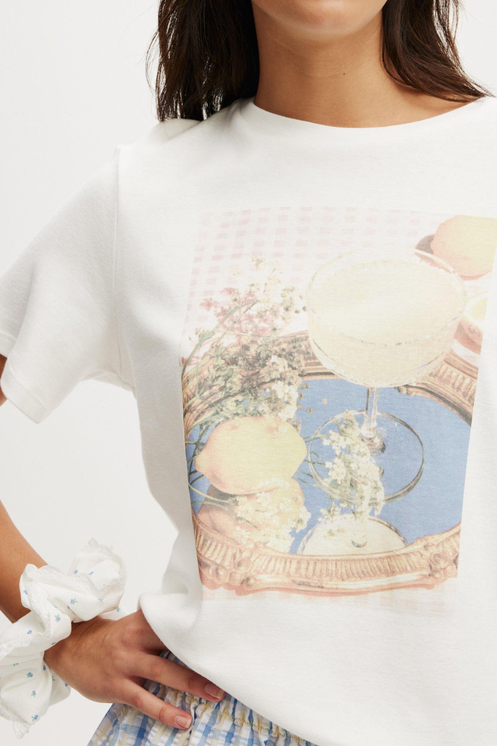 Lounge Graphic Tee Product Image