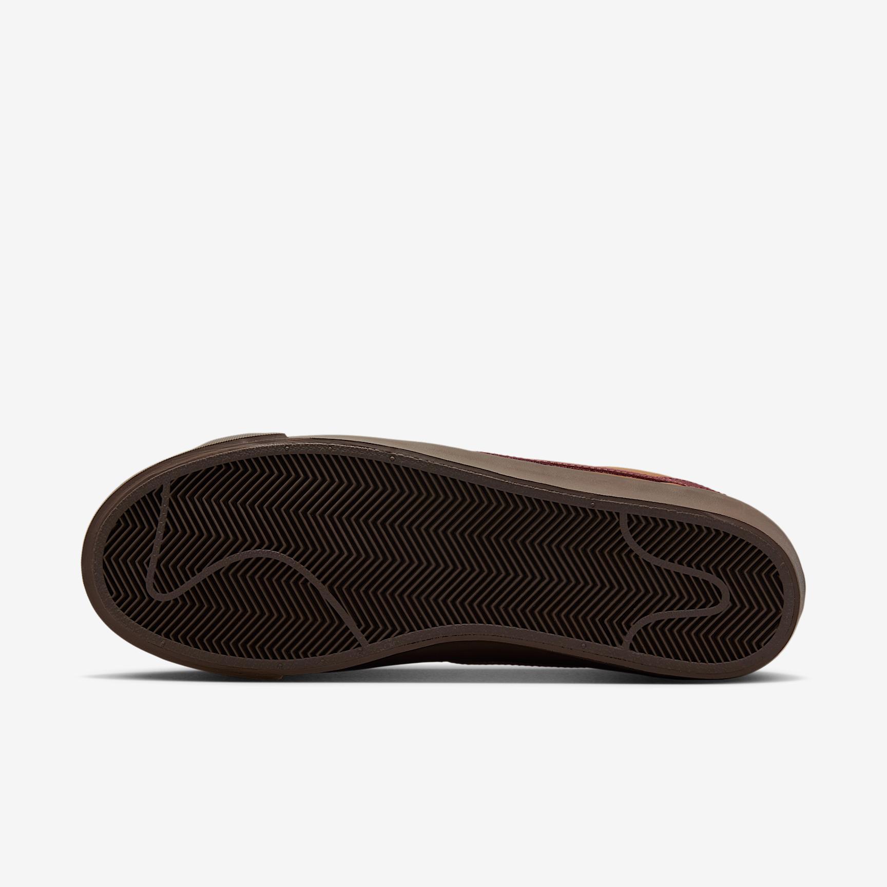 Men's Nike SB Blazer Low Pro GT Shoes Product Image
