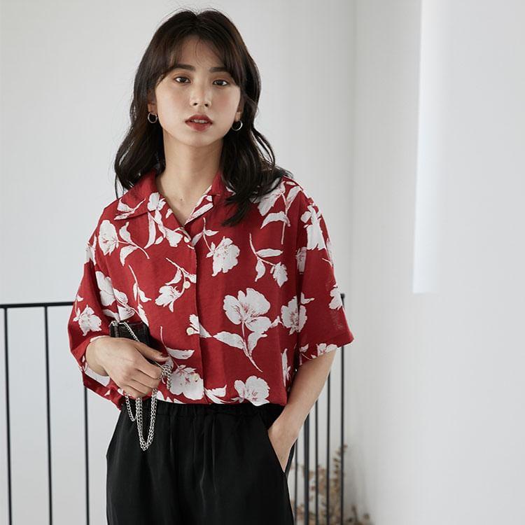 Short Sleeve Collared Floral Print Shirt Product Image
