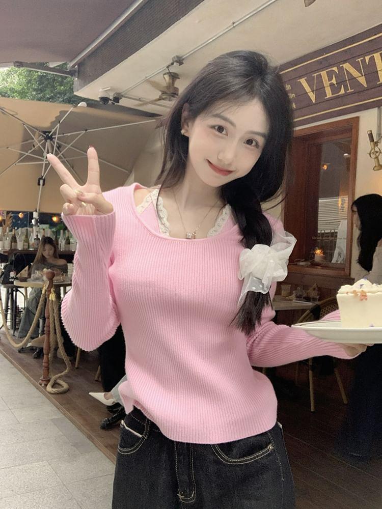 Long-Sleeve Crewneck Plain Knit Top Product Image