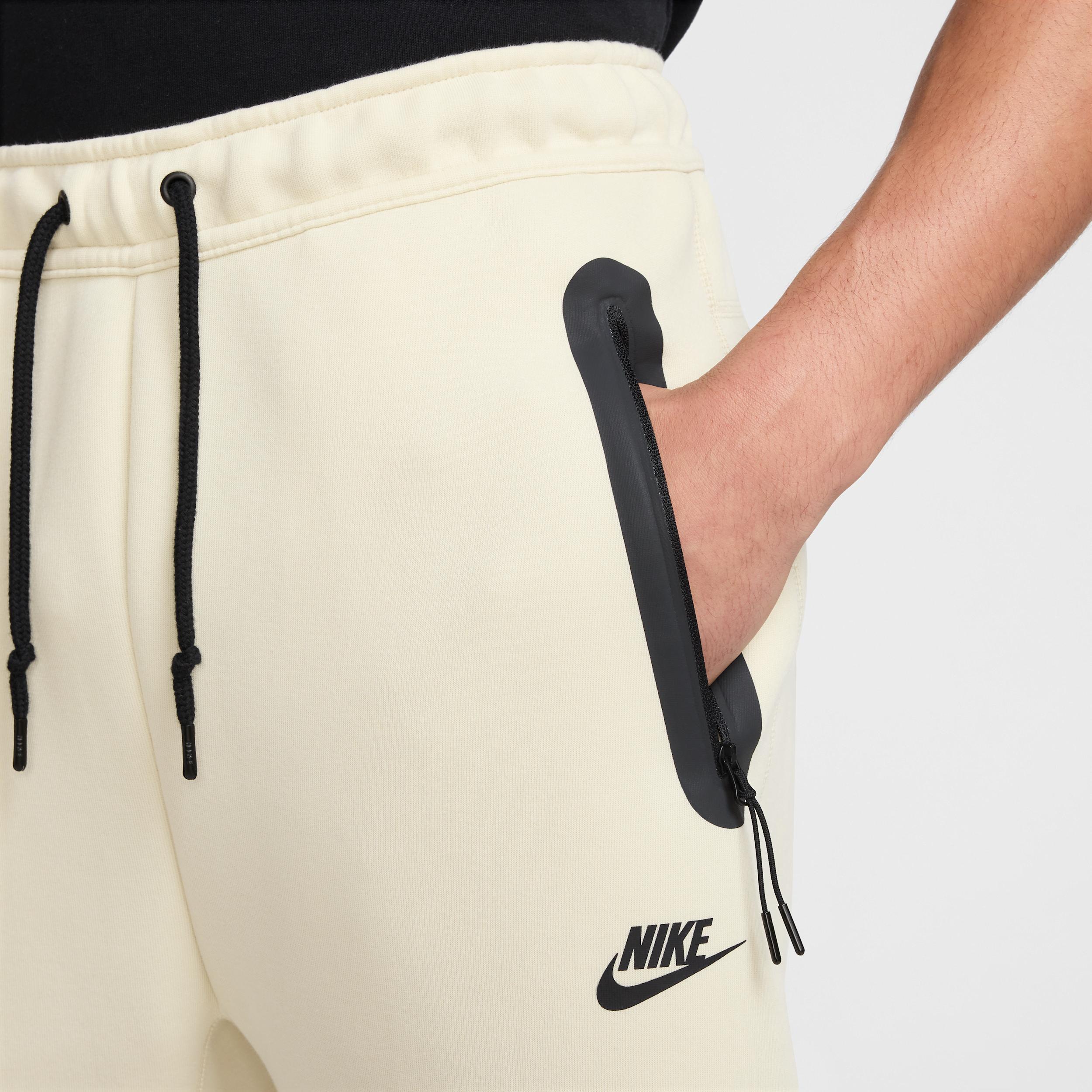 Nike Men's Tech Fleece Open-Hem Pants Product Image
