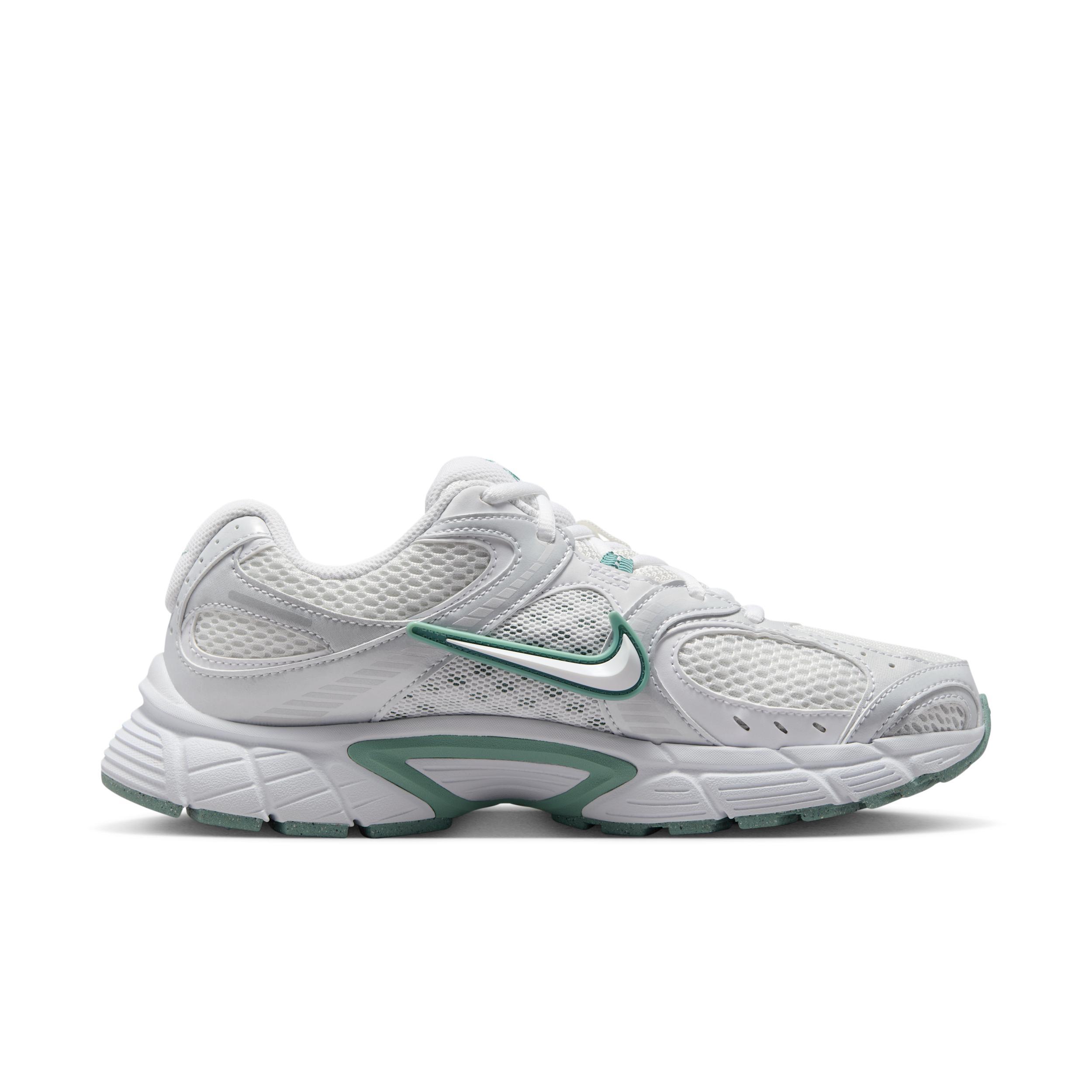 Nike Women's V5 RNR Shoes Product Image