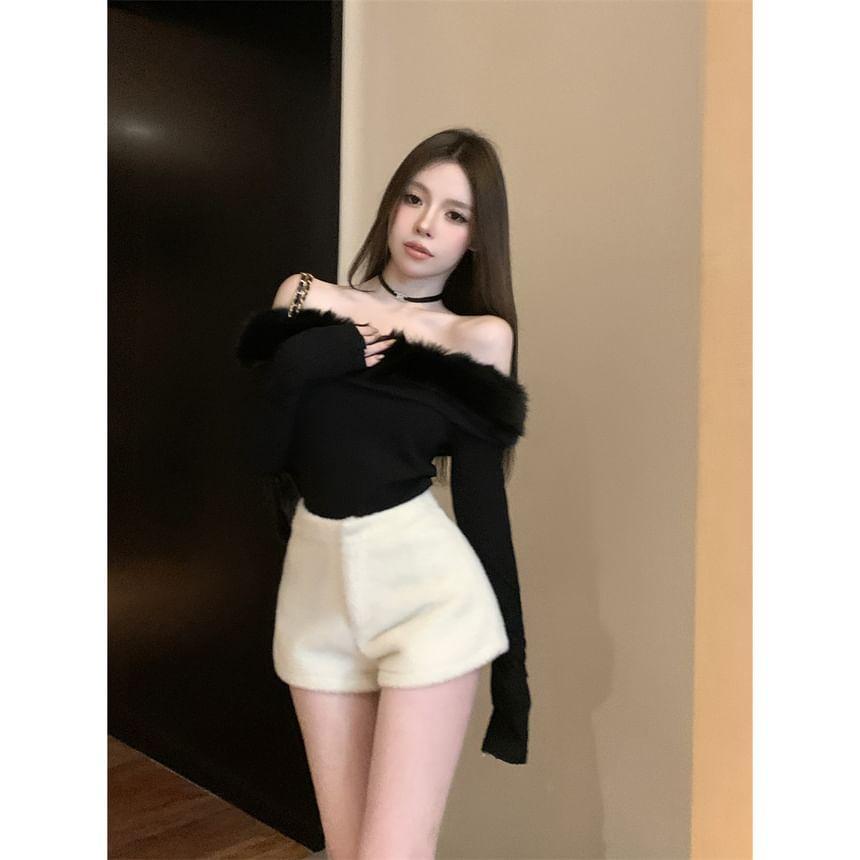 High Waist Plain Fluffy Hot Pants Product Image