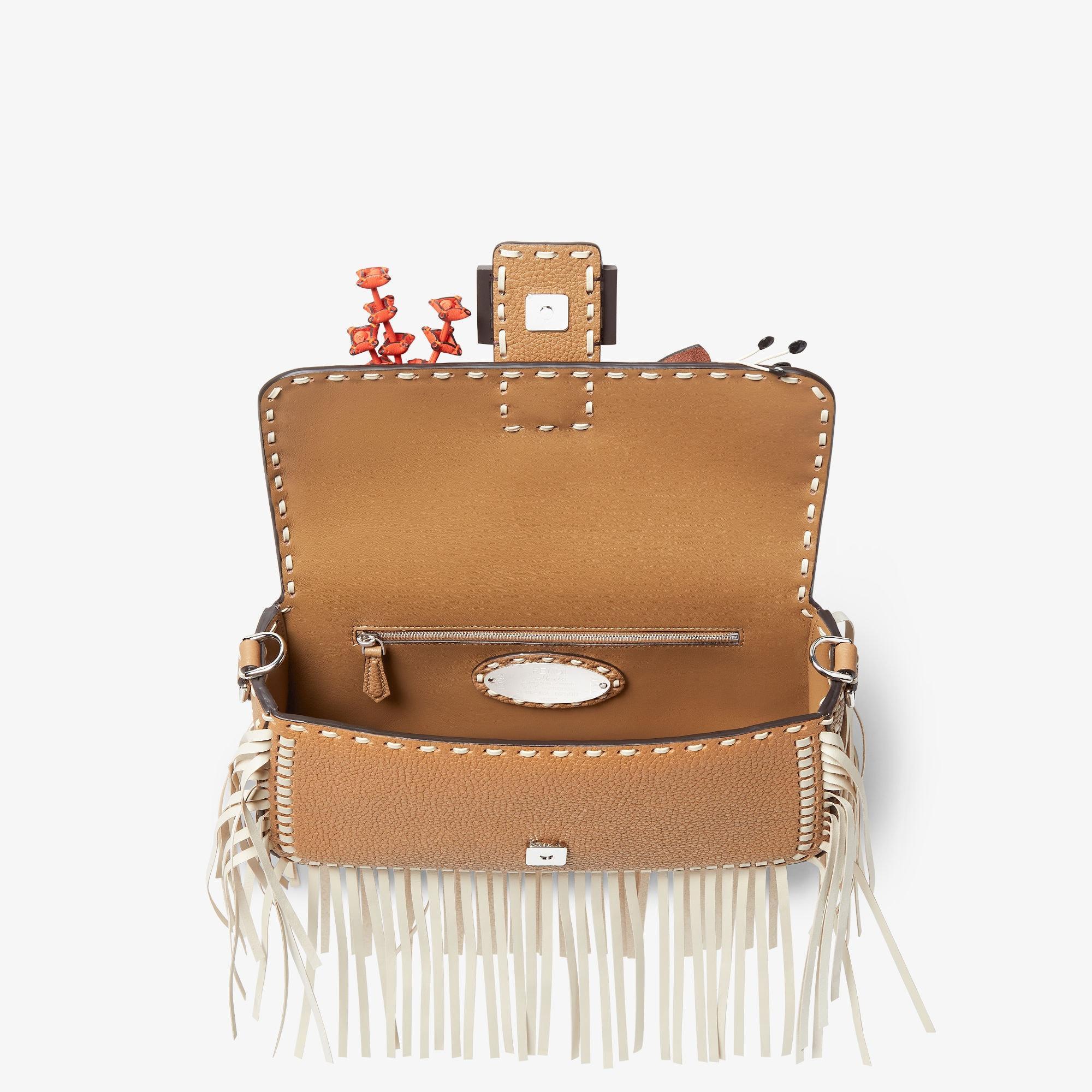 BaguetteCappuccino-colored Selleria bag with floral motifs and 612 hand-sewn stitches Product Image