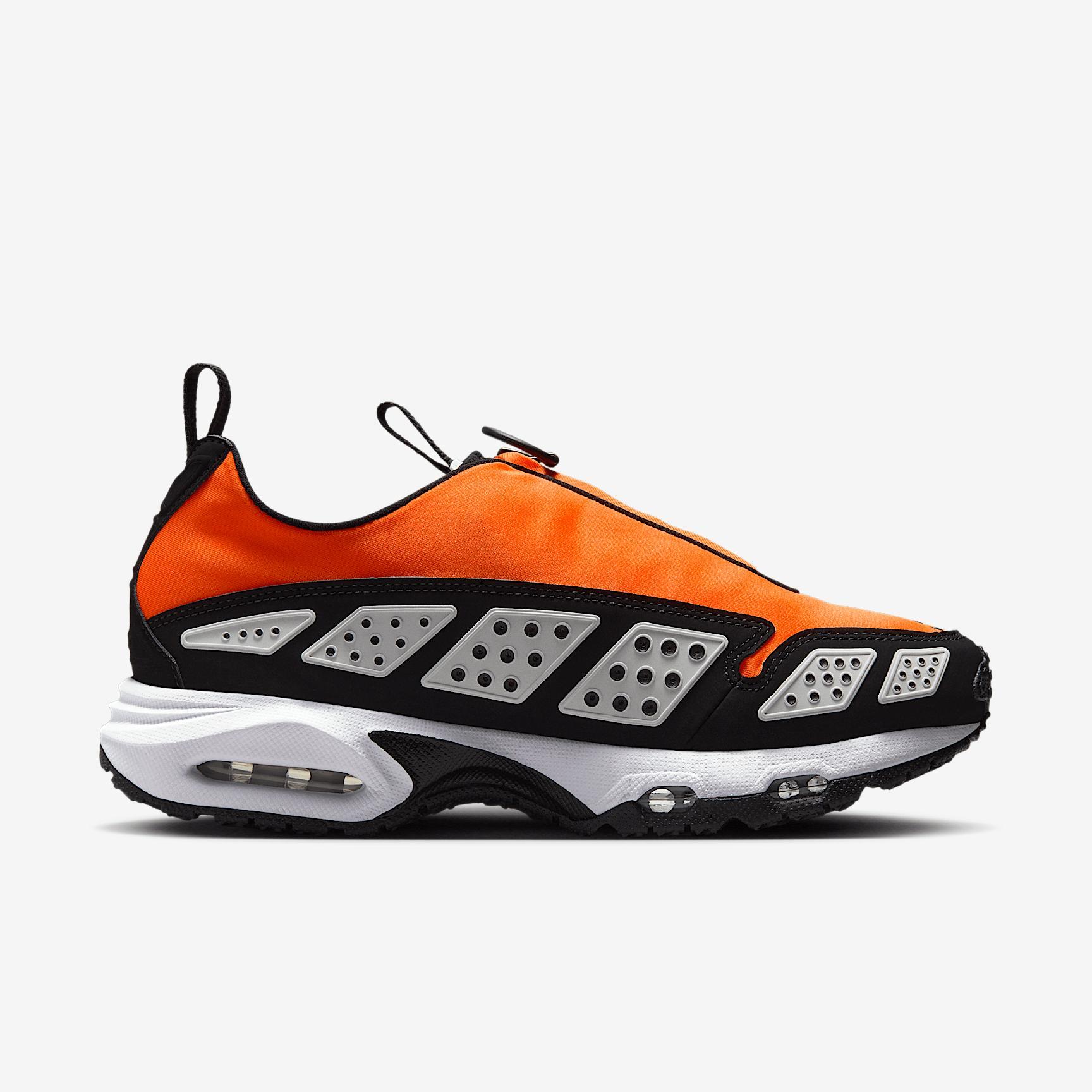 Nike Women's Air Max SNDR Shoes Product Image