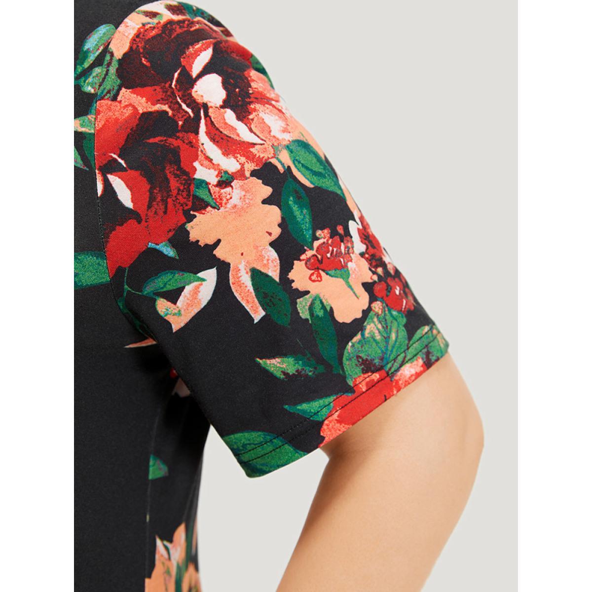 Plus Size Floral Print Pocket Midi Dress Black Women Casual Pocket Round Neck Short sleeve Curvy Midi Dress BloomChic 14-16/1X Product Image