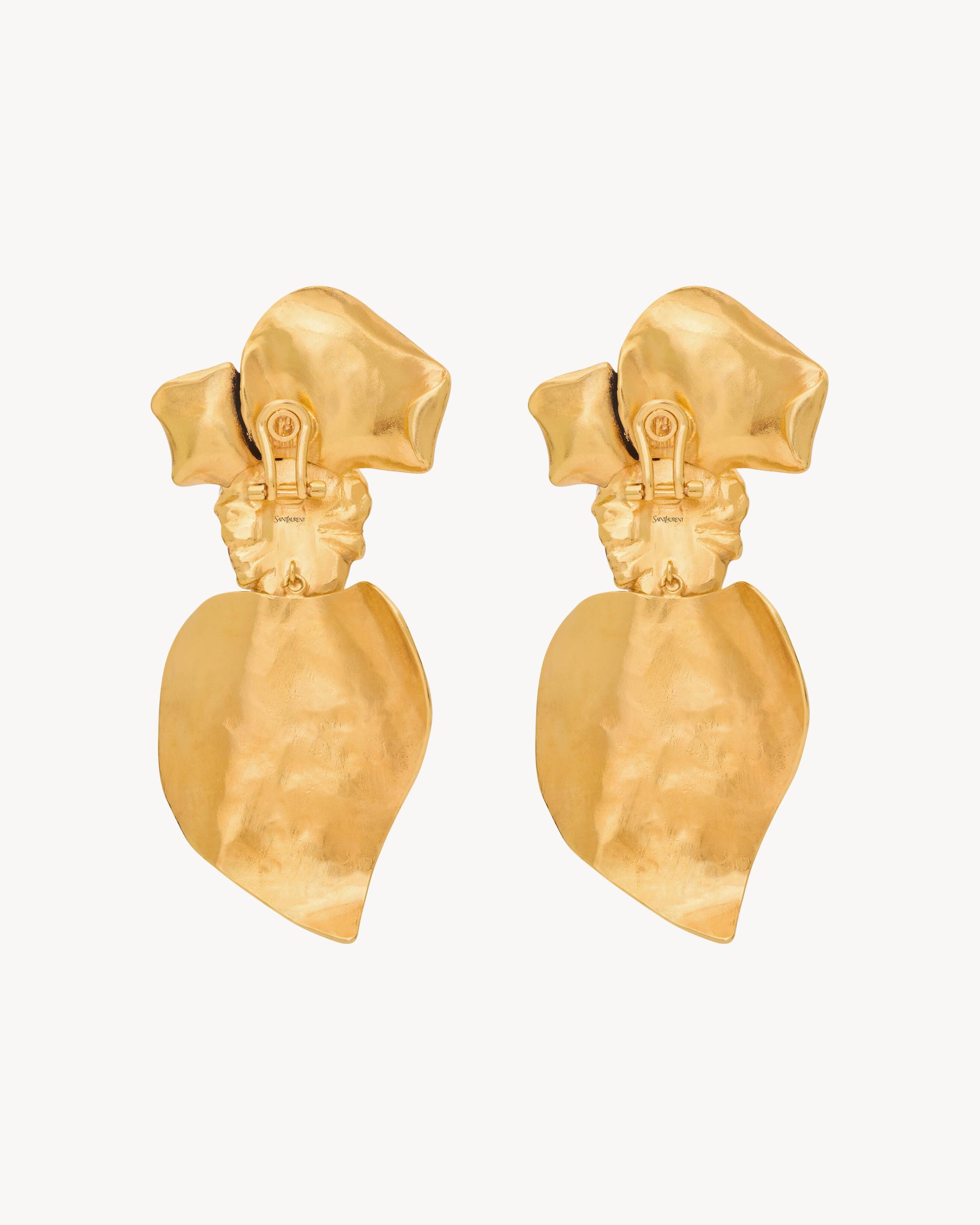 petal earrings in resin and metal Product Image