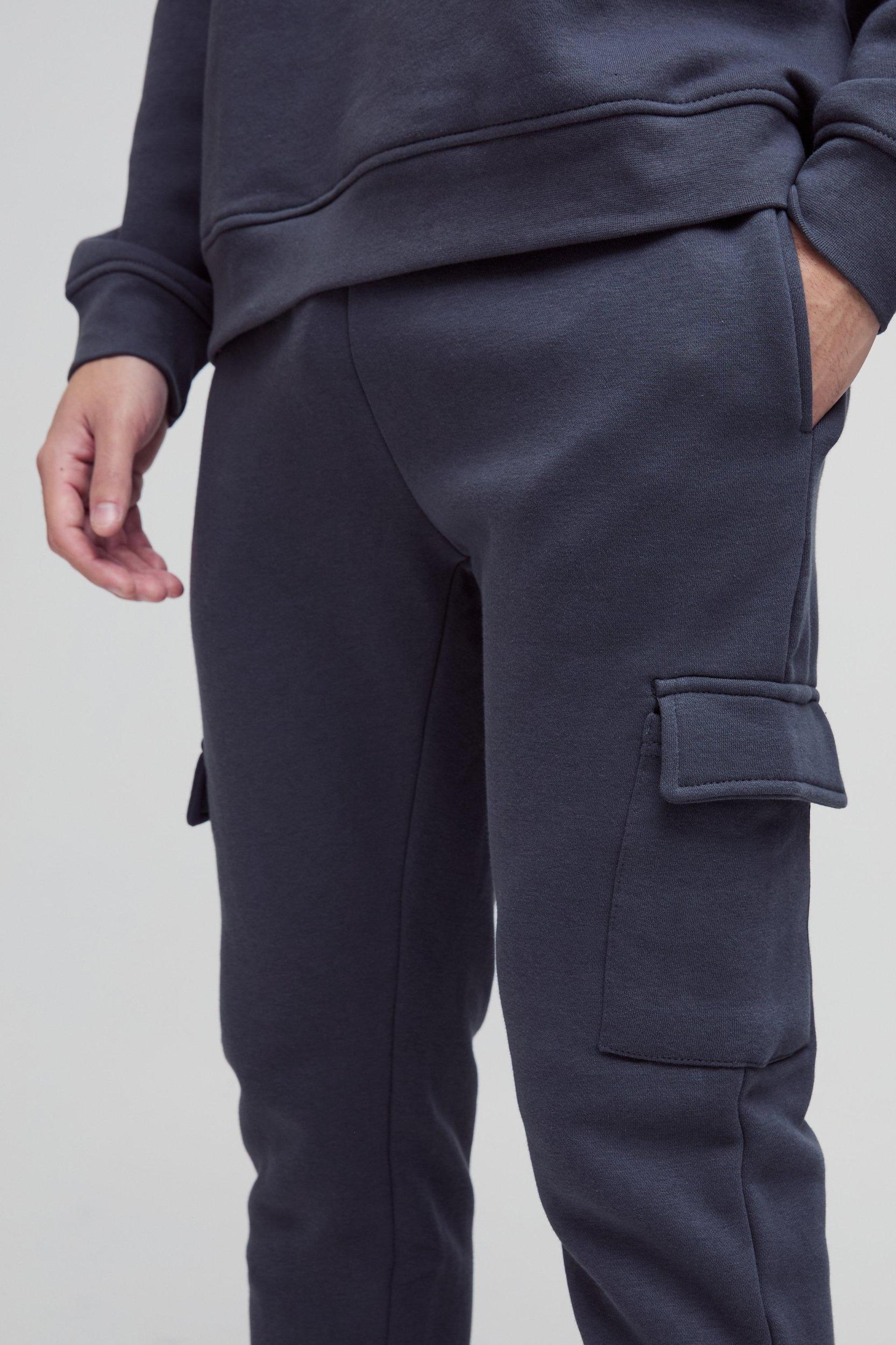 330GSM Skinny Basic Cargo Sweatpants | boohooMAN USA Product Image