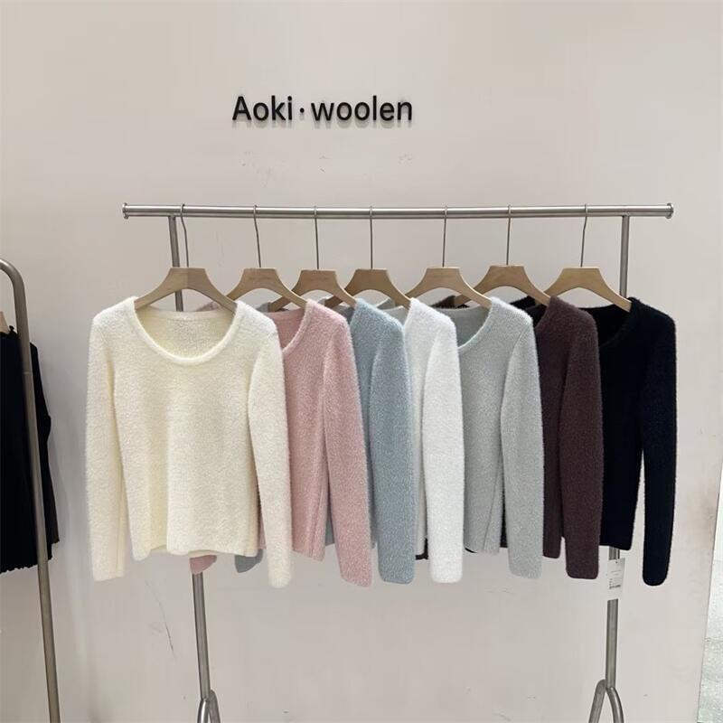 Long-Sleeve Crew Neck Plain Knit Top Product Image
