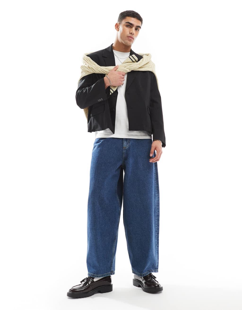 Pull&Bear boxy relaxed tailored blazer in black Product Image