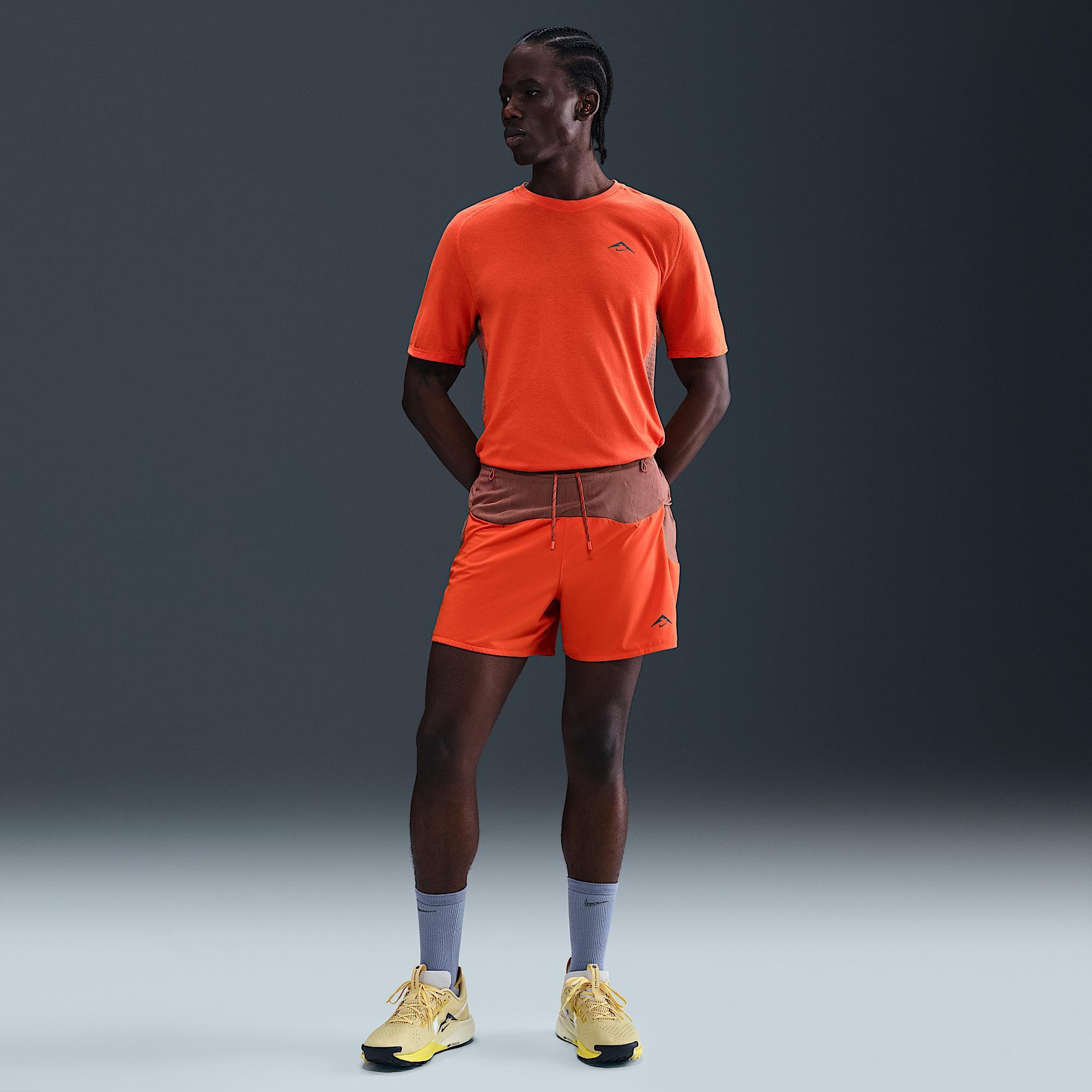 Nike Men's Solar Chase Dri-FIT ADV Short-Sleeve Running Top Product Image