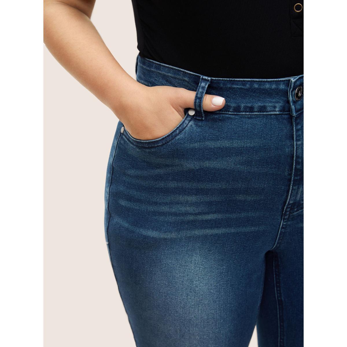 Plus Size Dark Wash Pocket Slim Cropped Jeans Women Aegean Casual Plain Non High stretch Slanted pocket Jeans BloomChic 16/1X Product Image