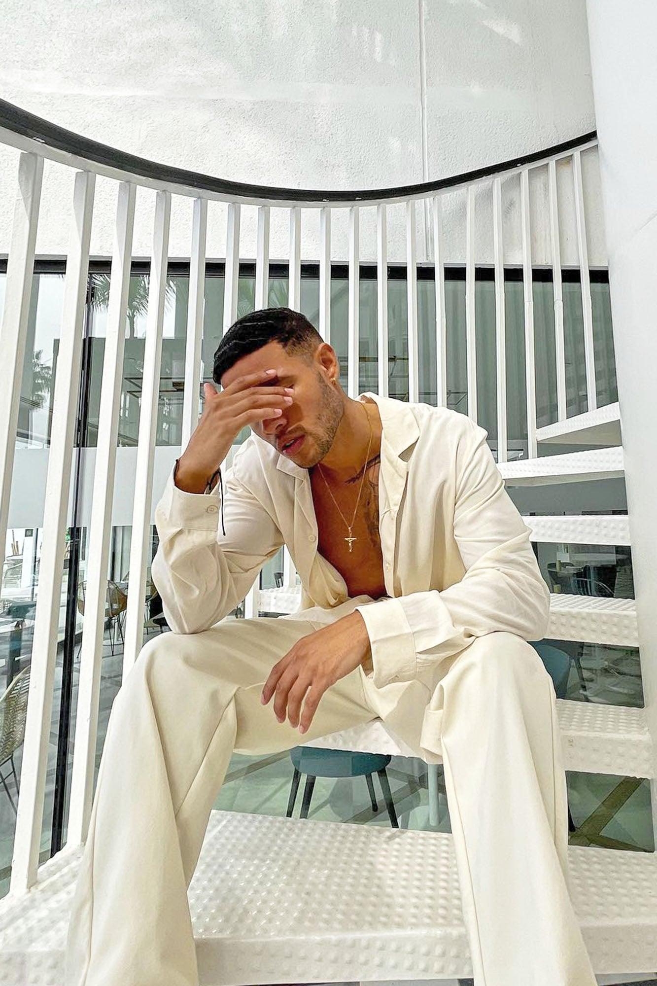 Dawson Relaxed Long Sleeve Button Up Shirt - OffWhite Product Image