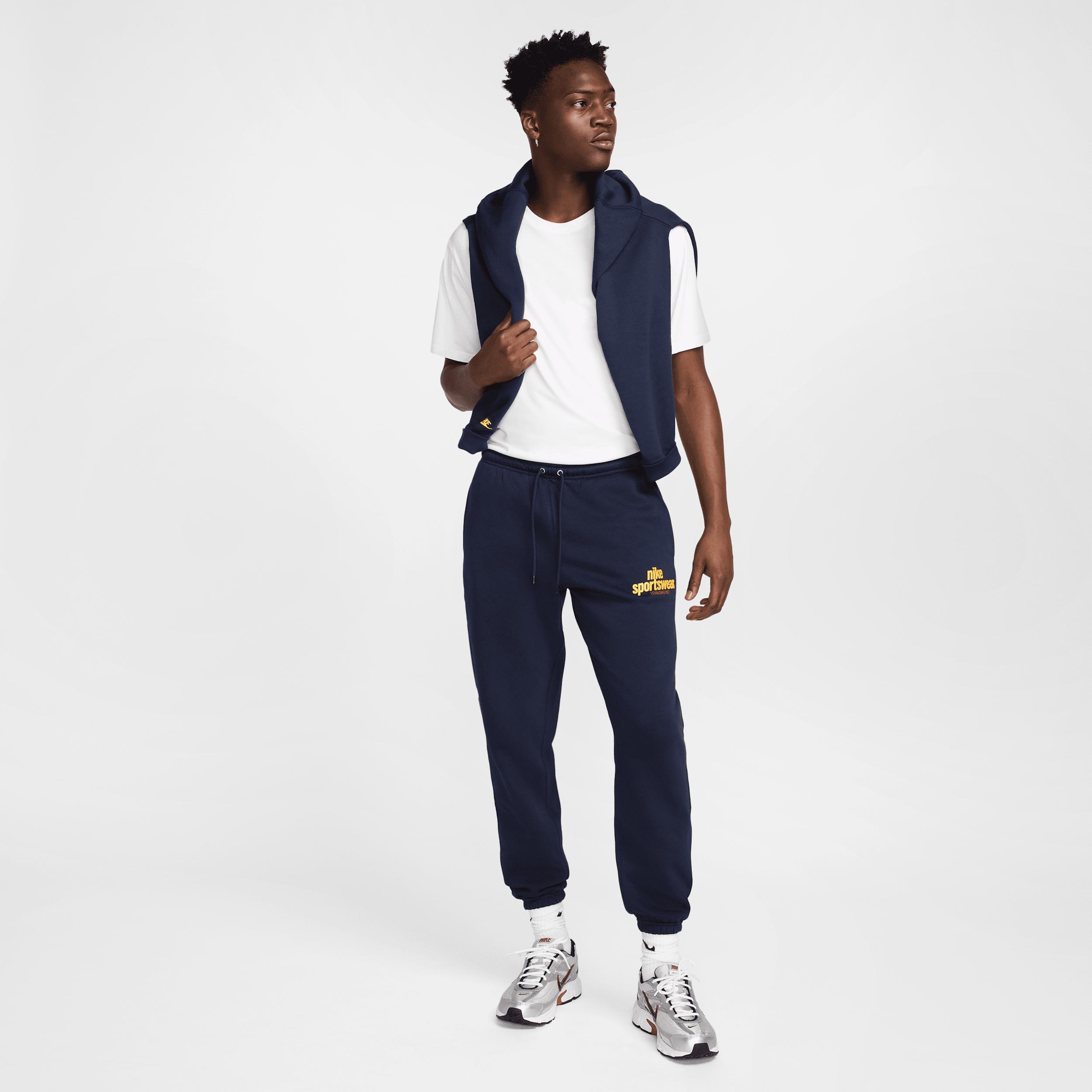 Nike Club Men's Fleece Pants Product Image