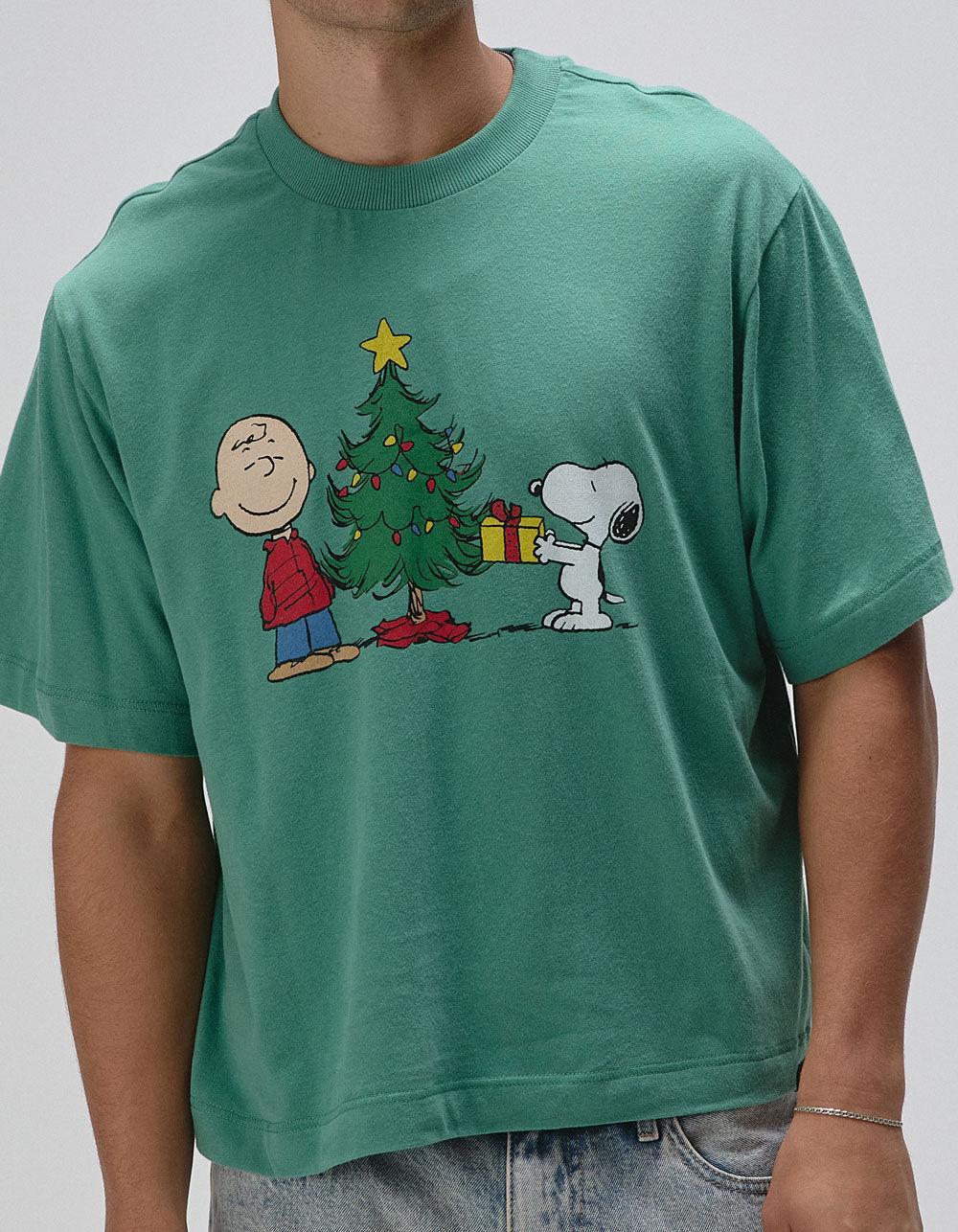 RSQ x Peanuts Tree Mens Cropped Tee - GREEN Product Image
