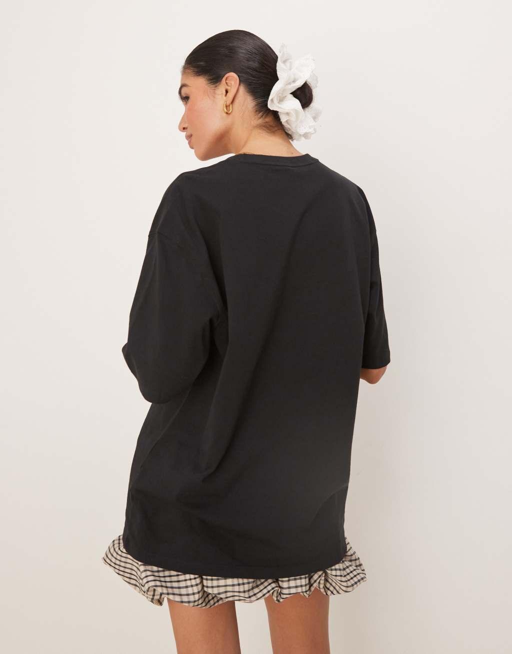 adidas Originals Essentials boyfriend T-shirt in black Product Image