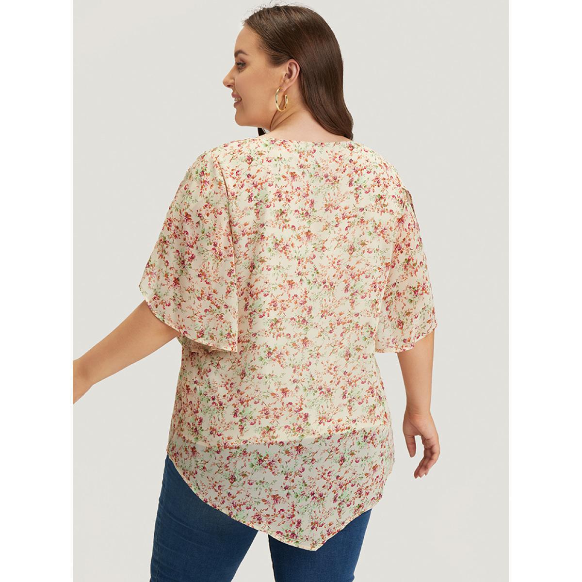 Plus Size White Ditsy Floral Split Petal Sleeve Crew Neck Blouse Women Elegant Short sleeve Round Neck Dailywear Blouses BloomChic 28/5X Product Image