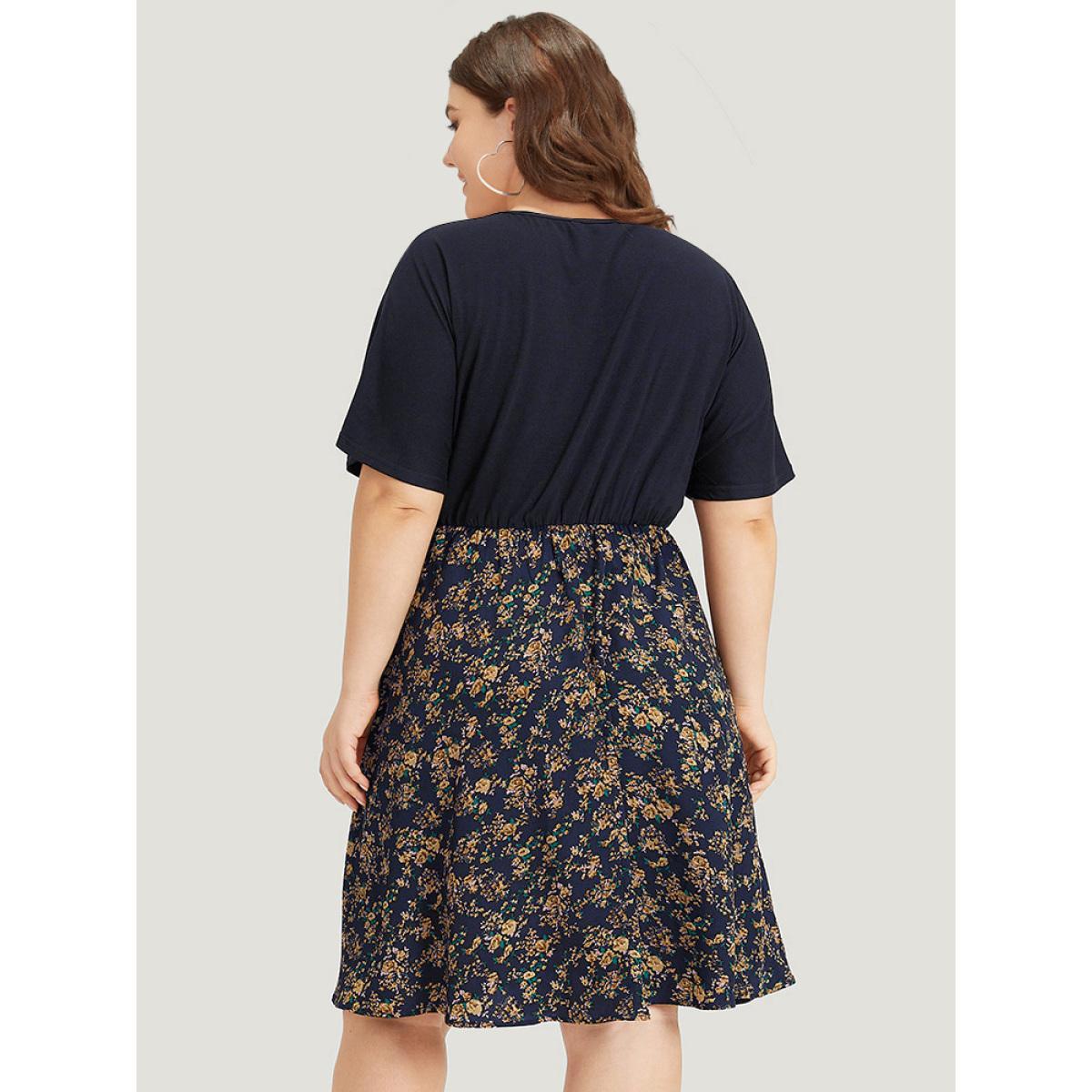 Plus Size Ditsy Floral Patchwork Pocket Batwing Sleeve Dress Indigo Women Elegant Plain V-neck Short sleeve Curvy Midi Dress BloomChic 14-16/1X Product Image