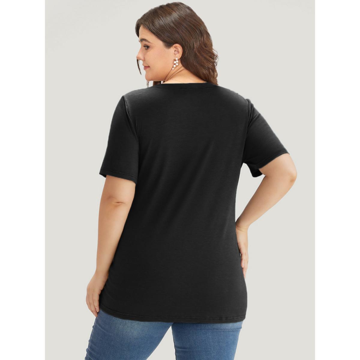 Plus Size Floral Print Round Neck T-shirt Black Women Casual Printed Natural Flowers Dailywear T-shirts BloomChic 10/M Product Image