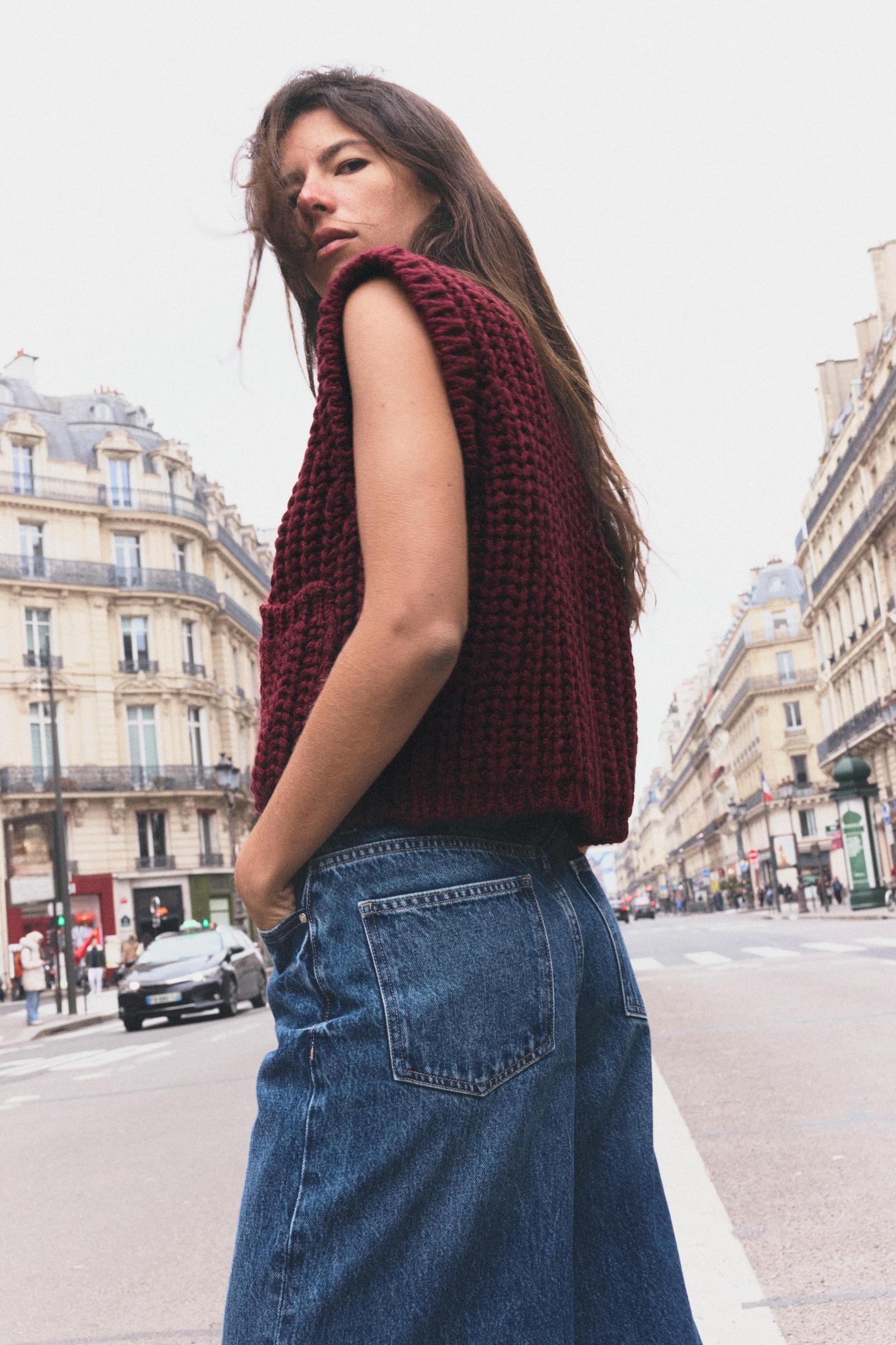 CHUNKY KNIT SWEATER VEST Product Image