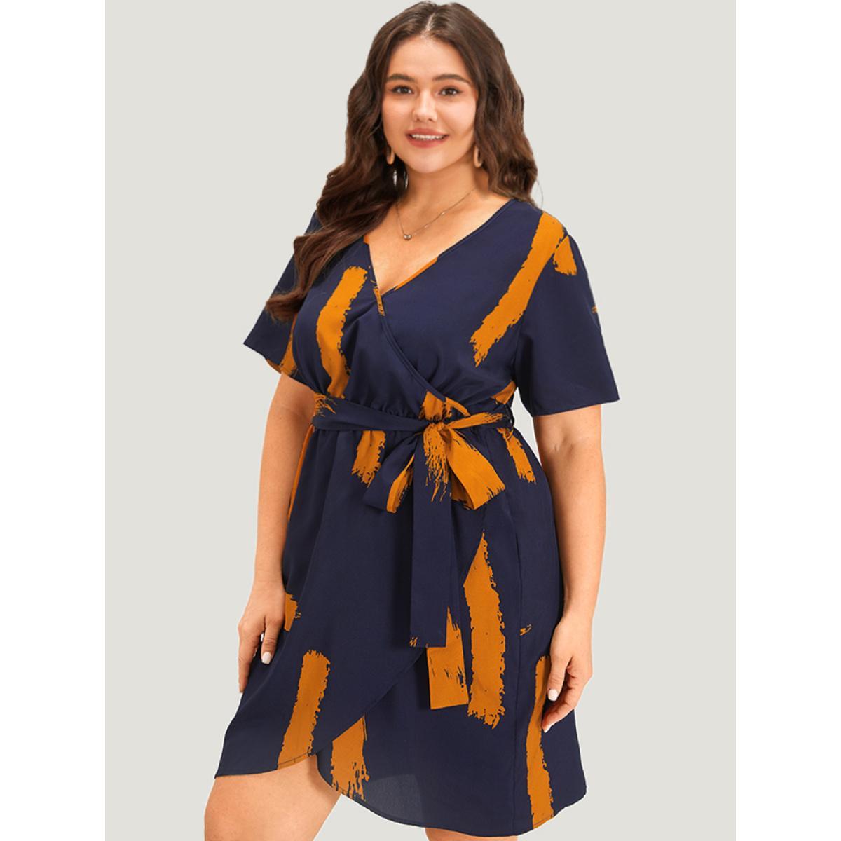 Plus Size Brush Print V Neck Pocket Wrap Hem Belted Dress DarkBlue Women Elegant Wrap V-neck Short sleeve Curvy Short Dress BloomChic 30/6X Product Image
