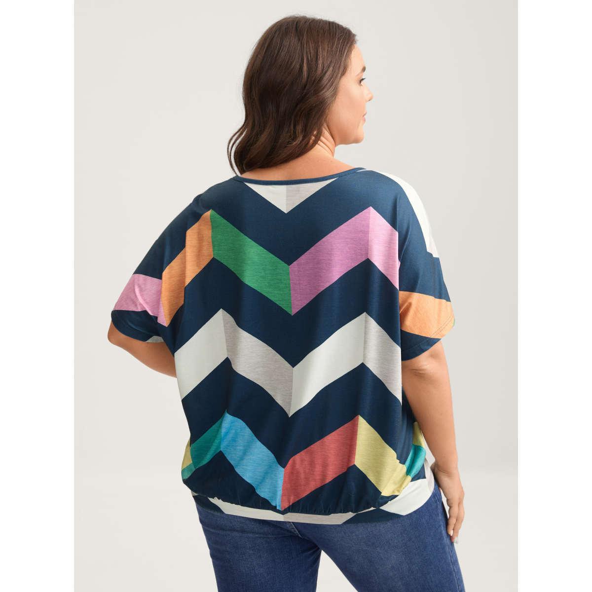 Plus Size Color Block Wavy Print T-Shirt Multicolor Women Contrast Round Neck Loose Everyday-Casual T-shirts BloomChic 14-16/1X Product Image