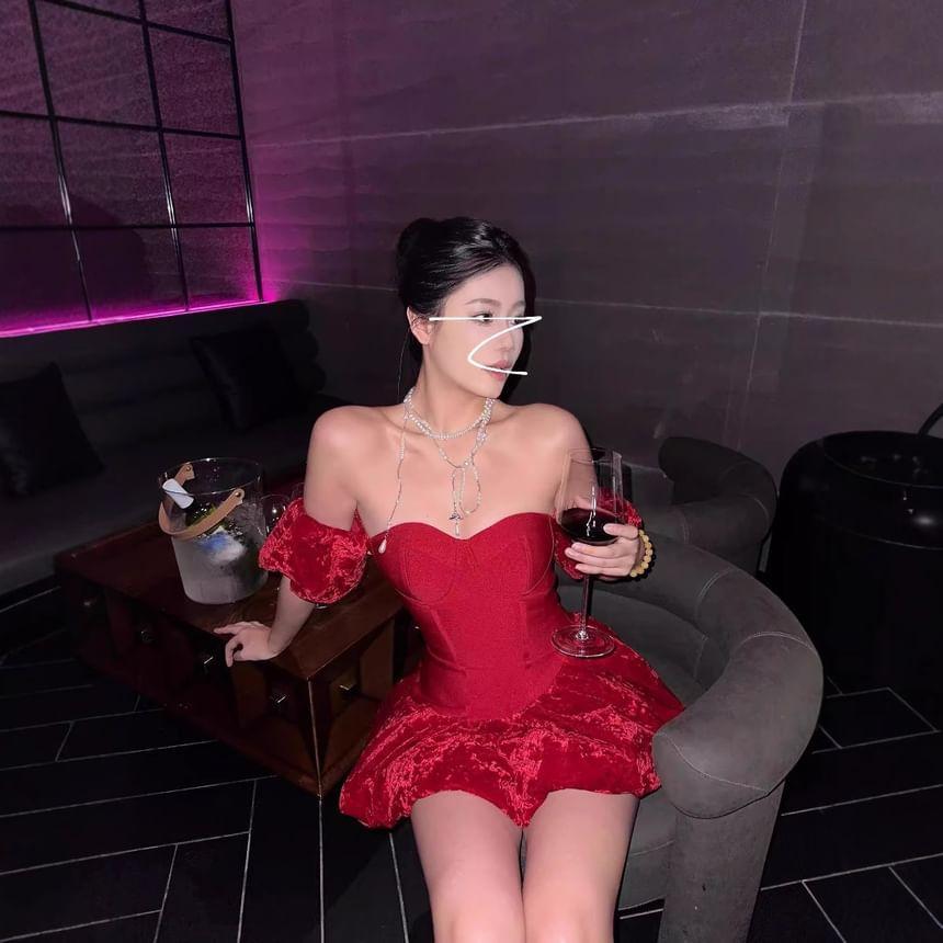 Off-Shoulder Short-Sleeve Plain Velvet Mini A-Line Dress Product Image