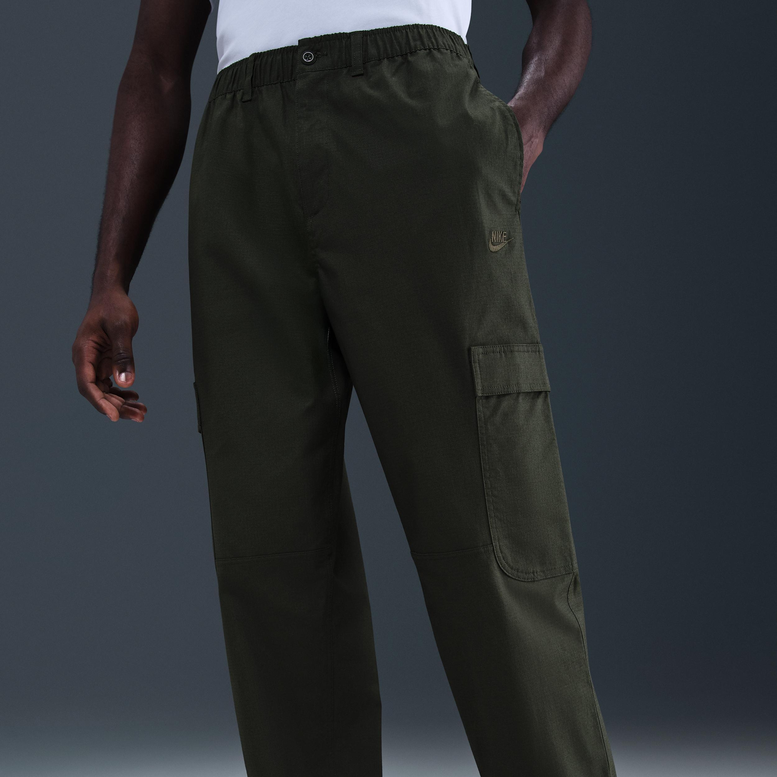 Nike Sportswear Club Men's Woven Cargo Pants Product Image