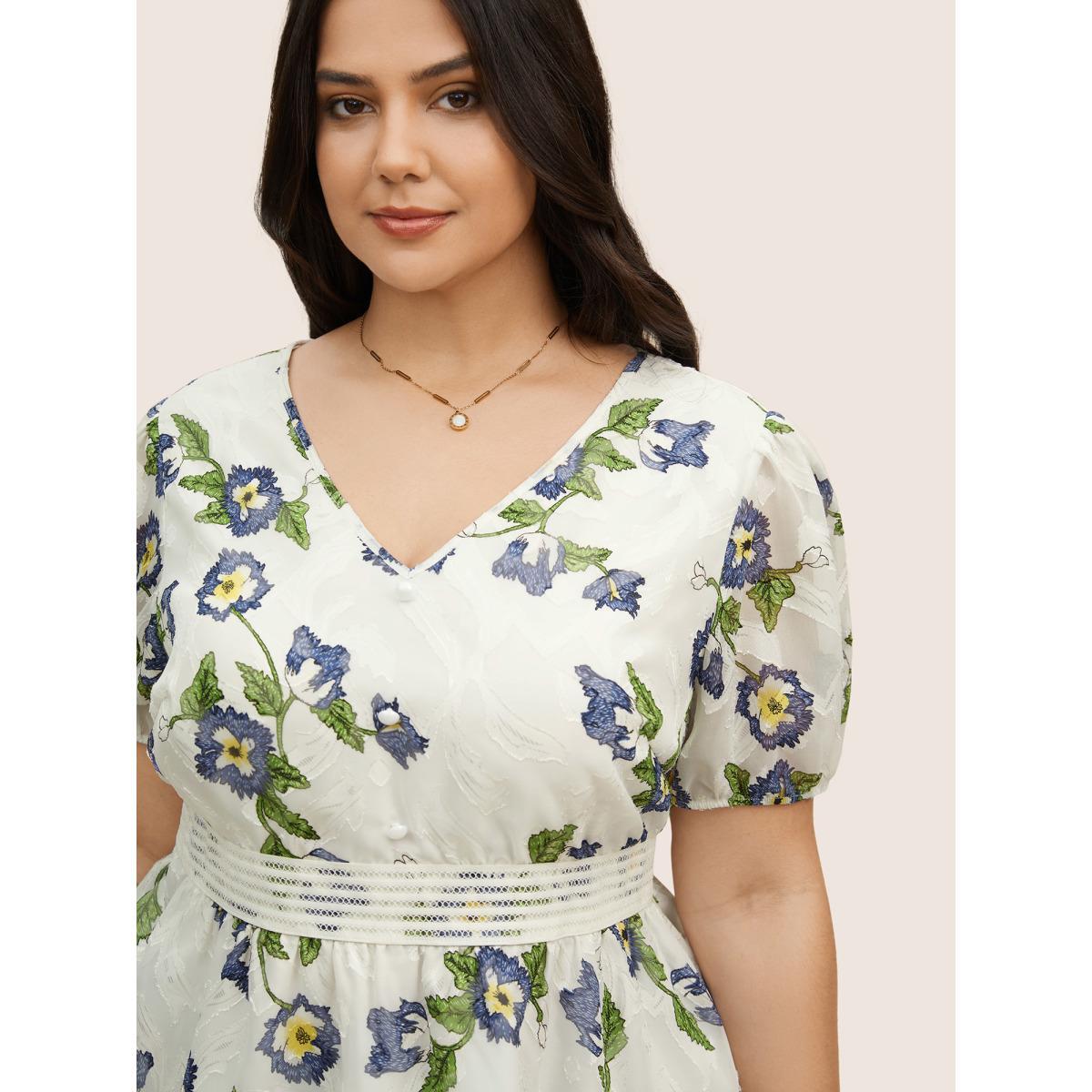 Plus Size Originalwhite Floral Lace Panel Puff Sleeve Blouse Women Elegant Short sleeve V-neck Everyday Blouses BloomChic 28/5X Product Image